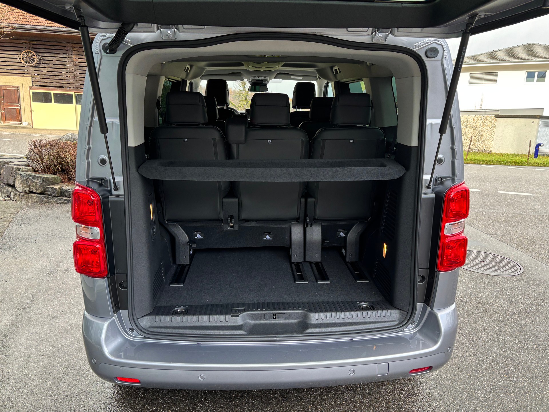 PEUGEOT Traveller Business VIP Standard BHDi-image-4