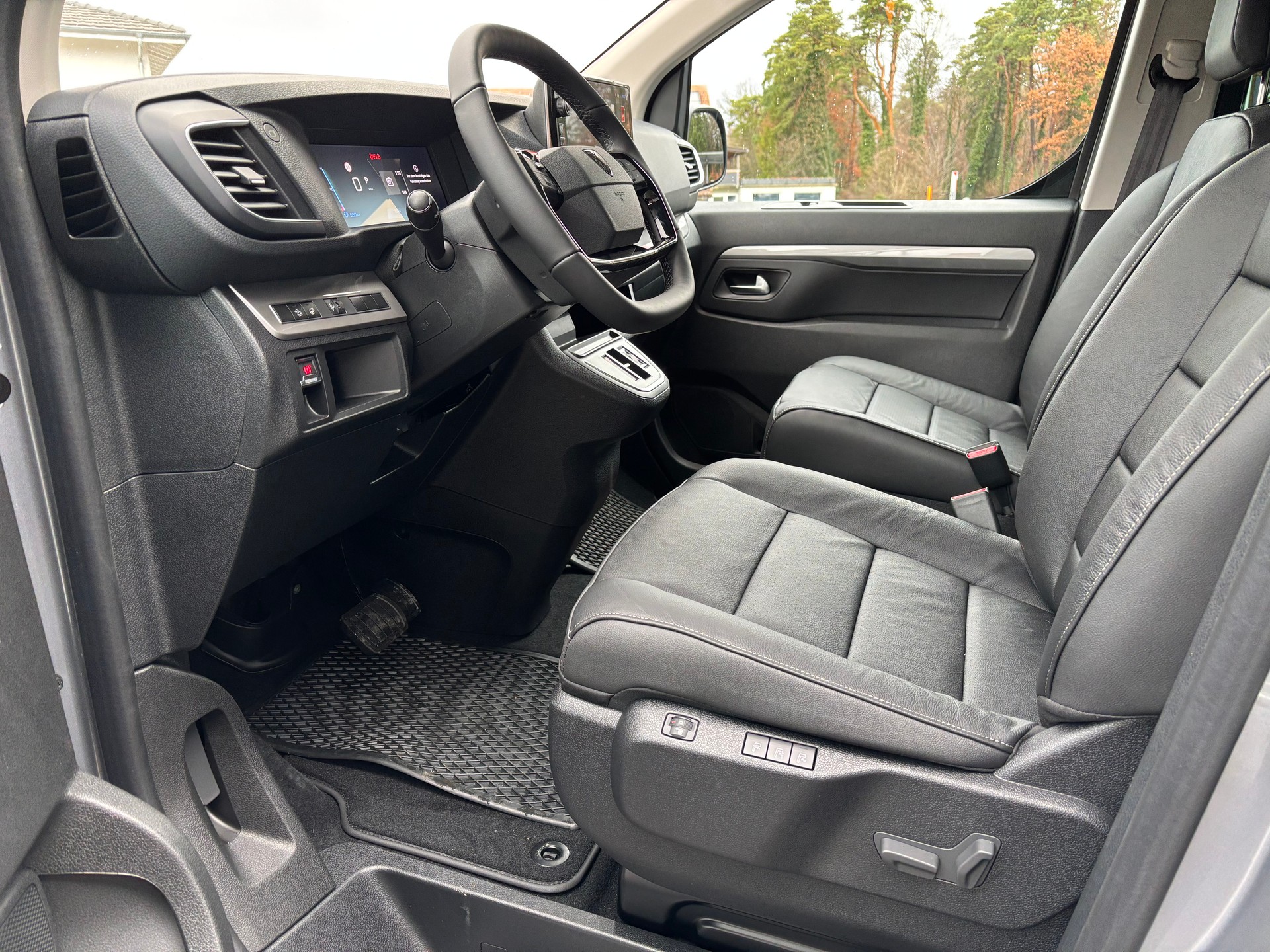 PEUGEOT Traveller Business VIP Standard BHDi-image-12