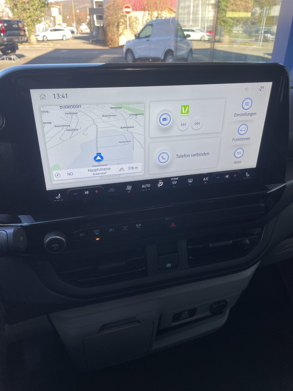 FORD Transit Custom Van 320 L1 2.5 Duratec 233 Sport PHEV-image-4