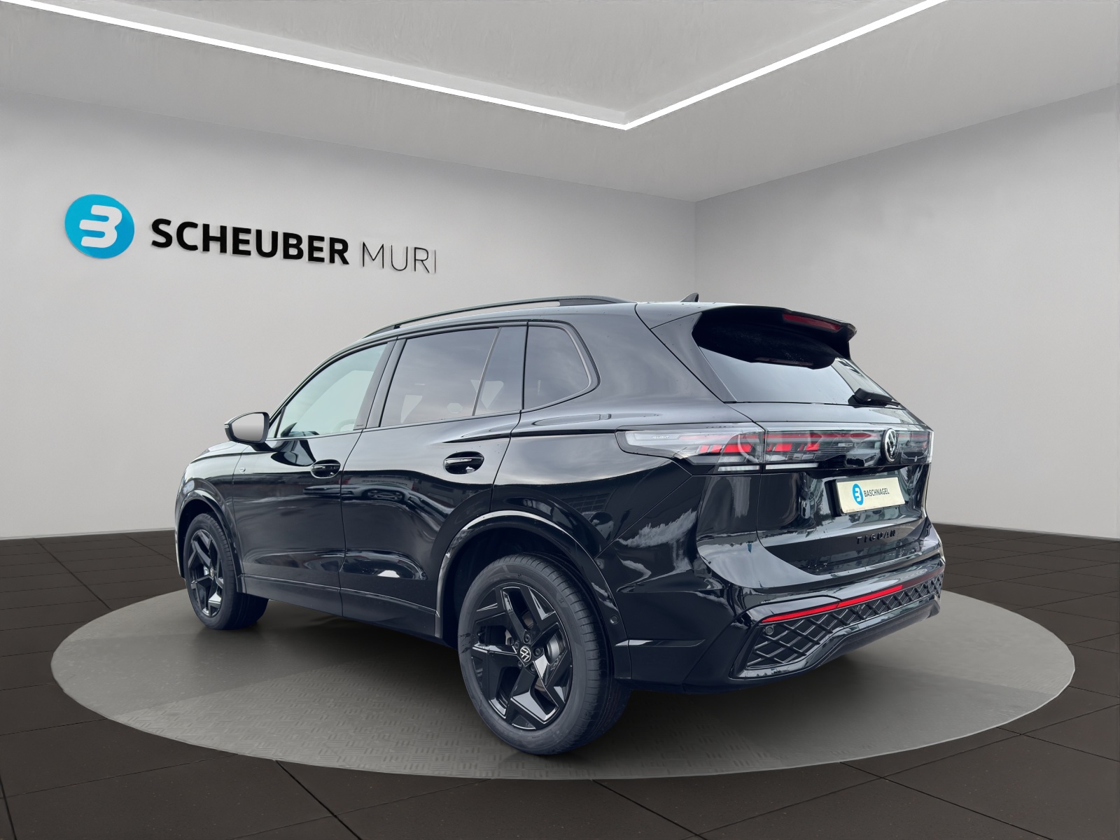 VW Tiguan 2.0 TSI DSG R-Line 4Motion-image-2