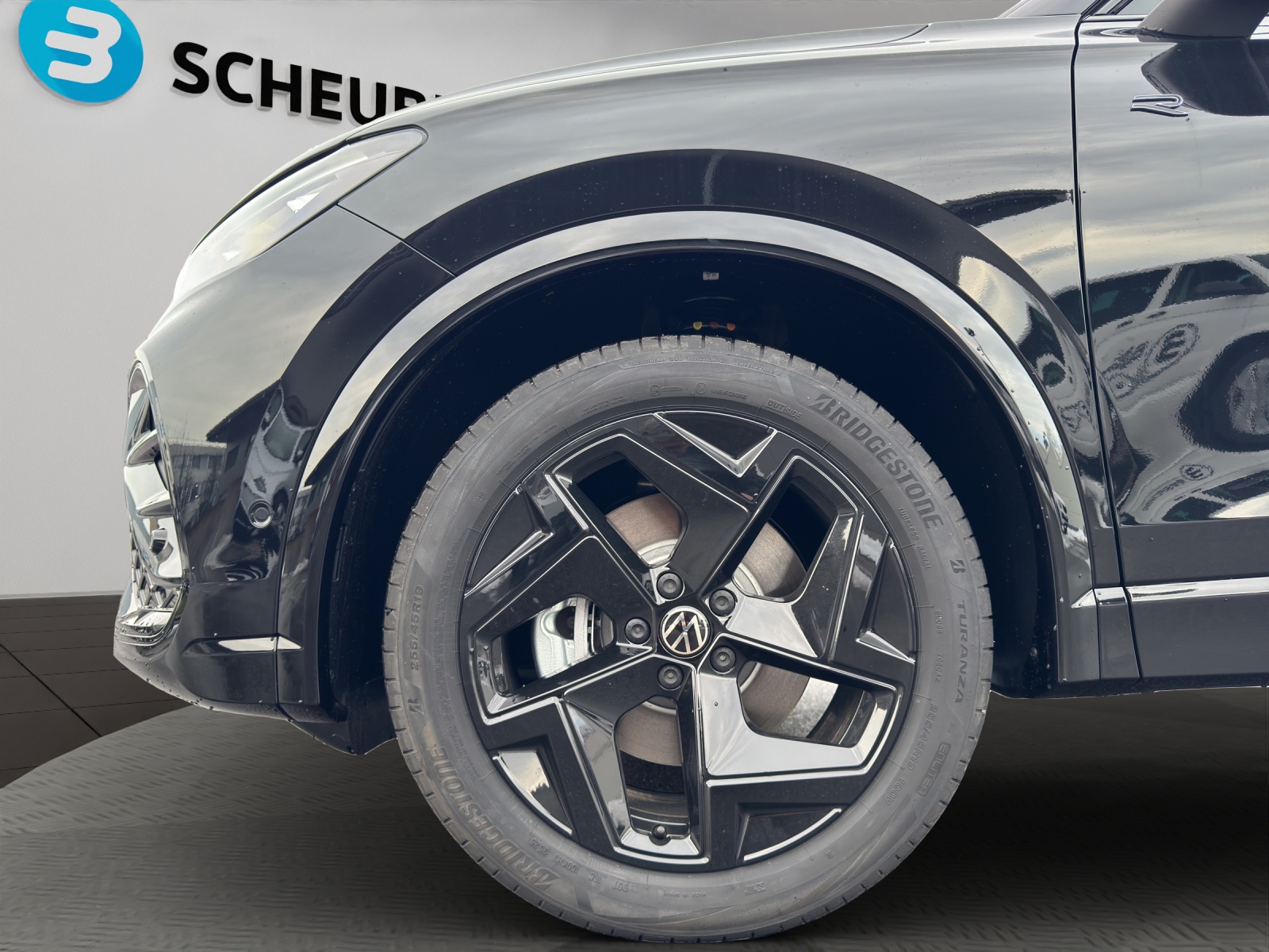 VW Tiguan 2.0 TSI DSG R-Line 4Motion-image-6