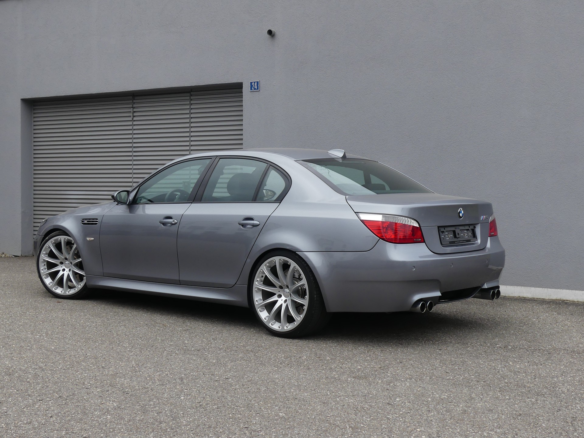 BMW M5-image-3