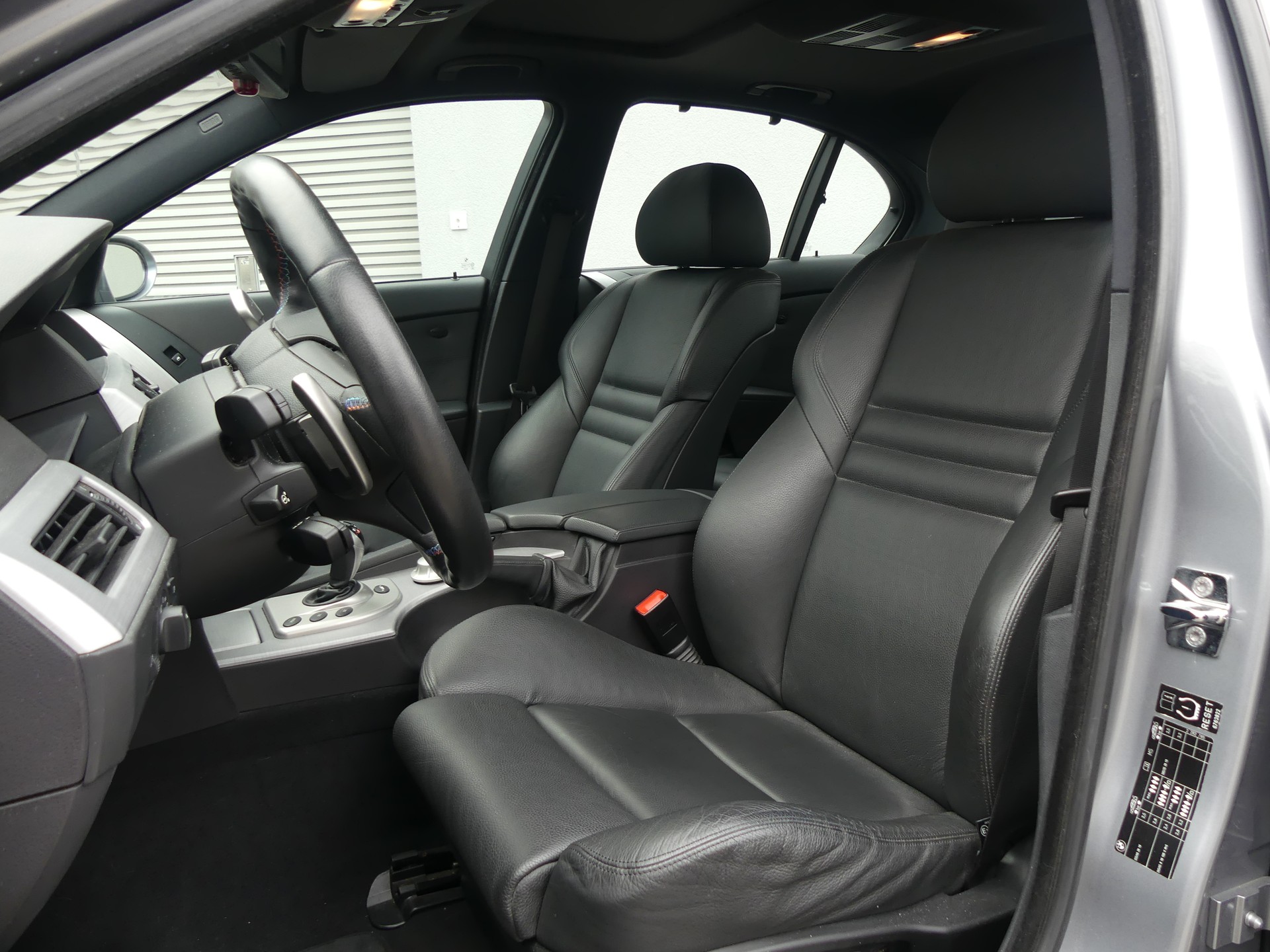 BMW M5-image-6