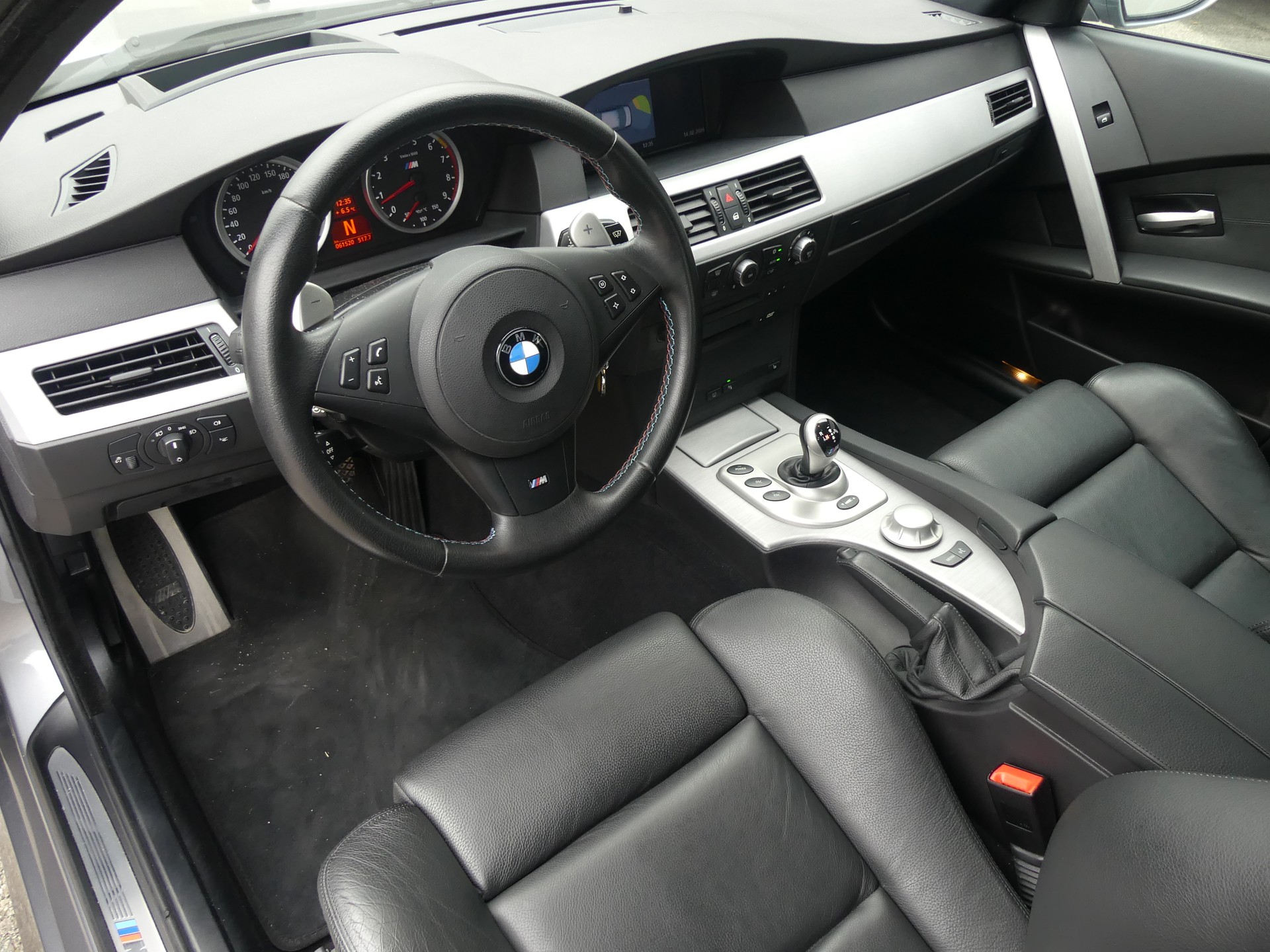 BMW M5-image-5