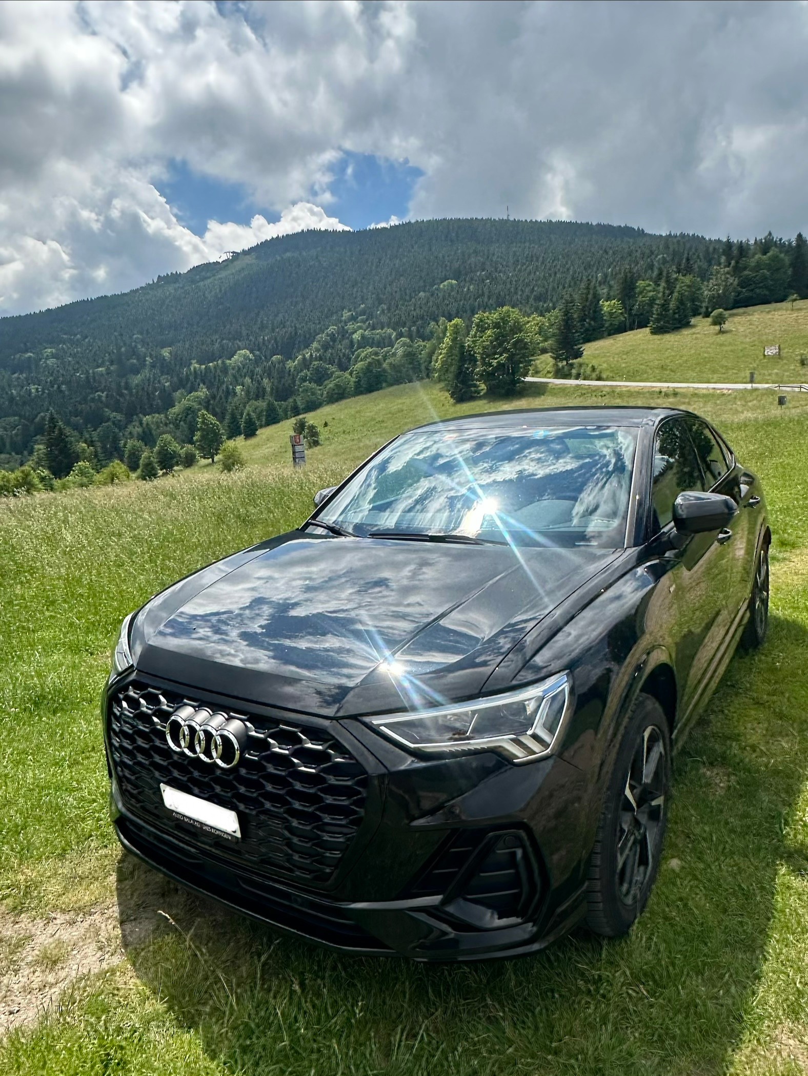 AUDI Q3 Sportback 40 TFSI S line quattro S-tronic-image-0