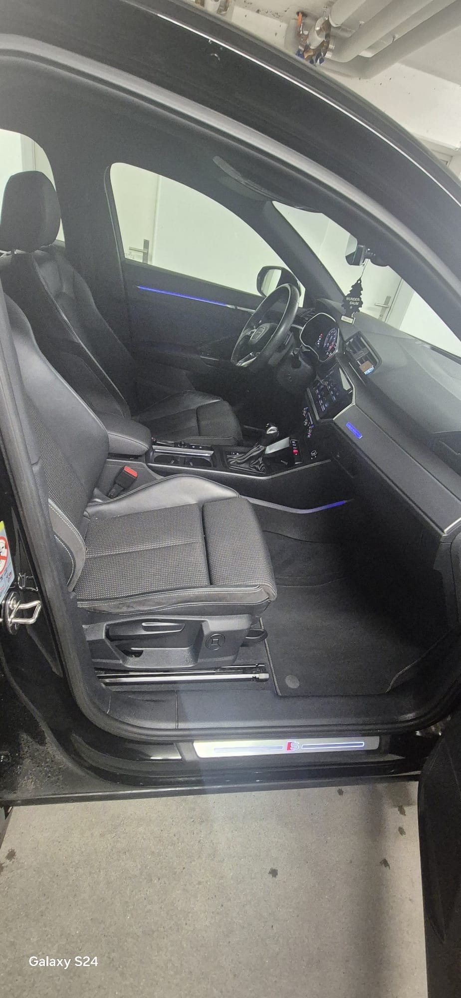 AUDI Q3 Sportback 40 TFSI S line quattro S-tronic-image-5