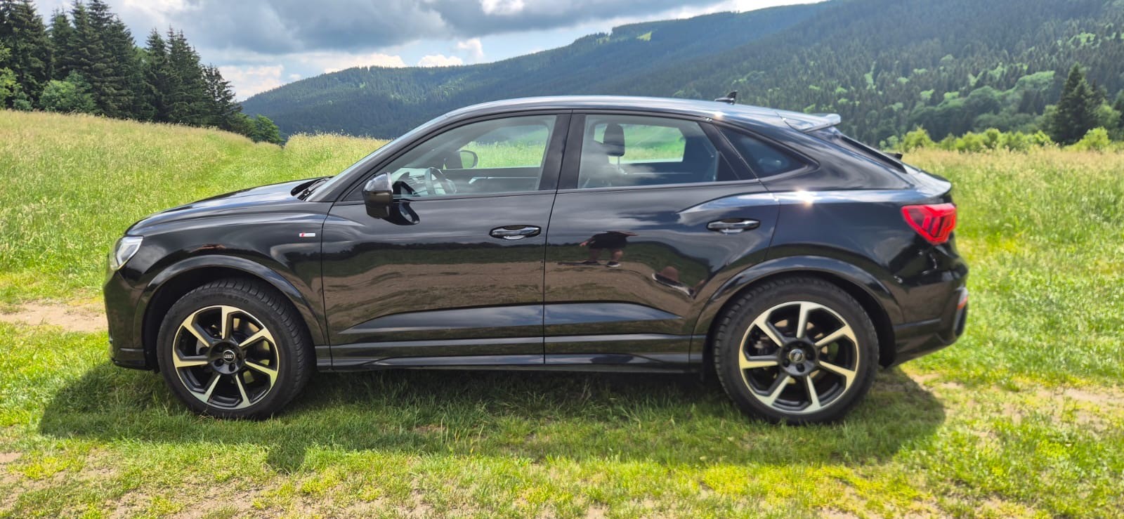 AUDI Q3 Sportback 40 TFSI S line quattro S-tronic-image-1