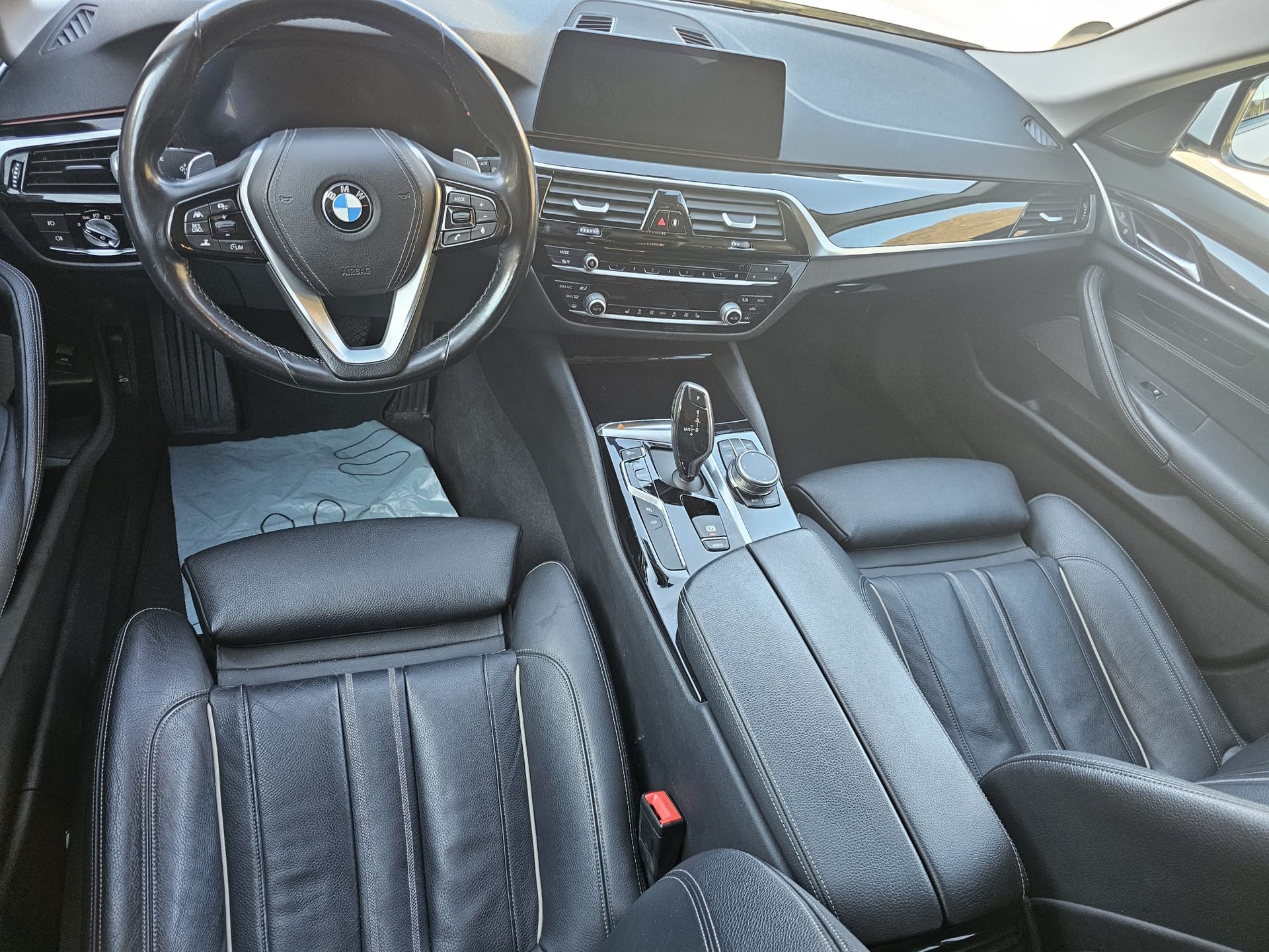 BMW 530d xDrive Touring Sport Line Steptronic-image-6