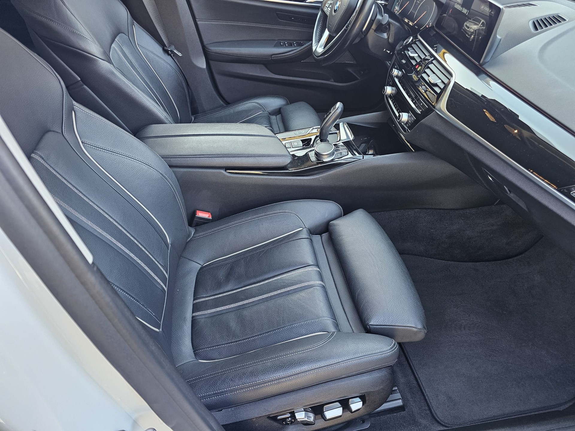 BMW 530d xDrive Touring Sport Line Steptronic-image-8