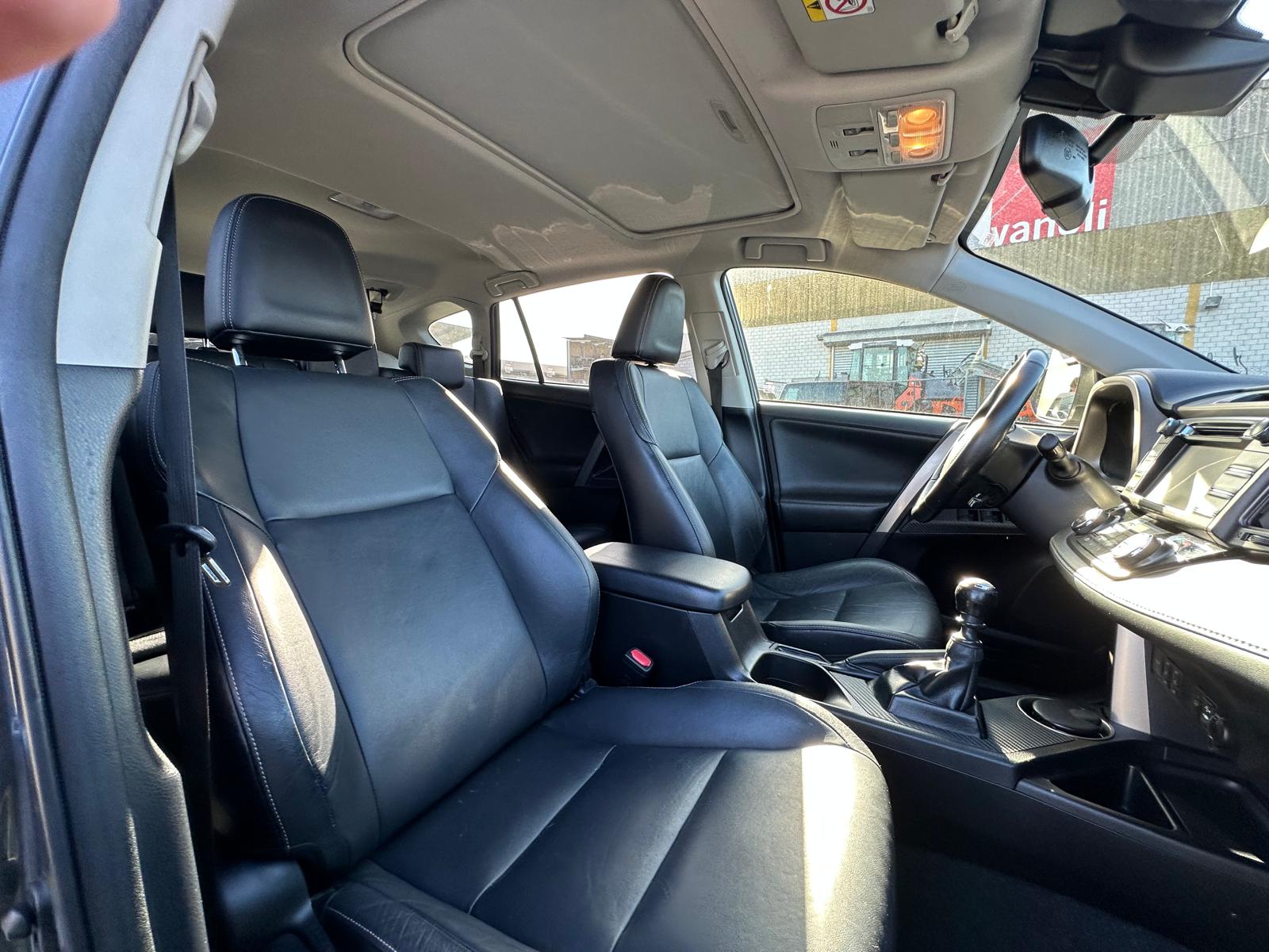 TOYOTA RAV-4 2.0 16V Sol Premium-image-8