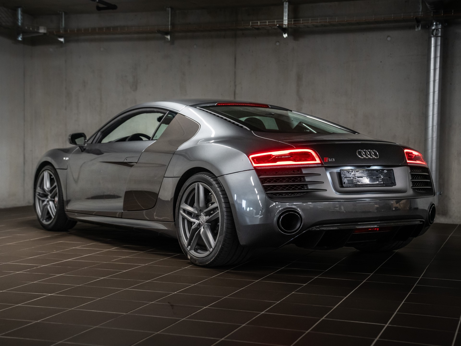 AUDI V10 5.2 plus-image-11
