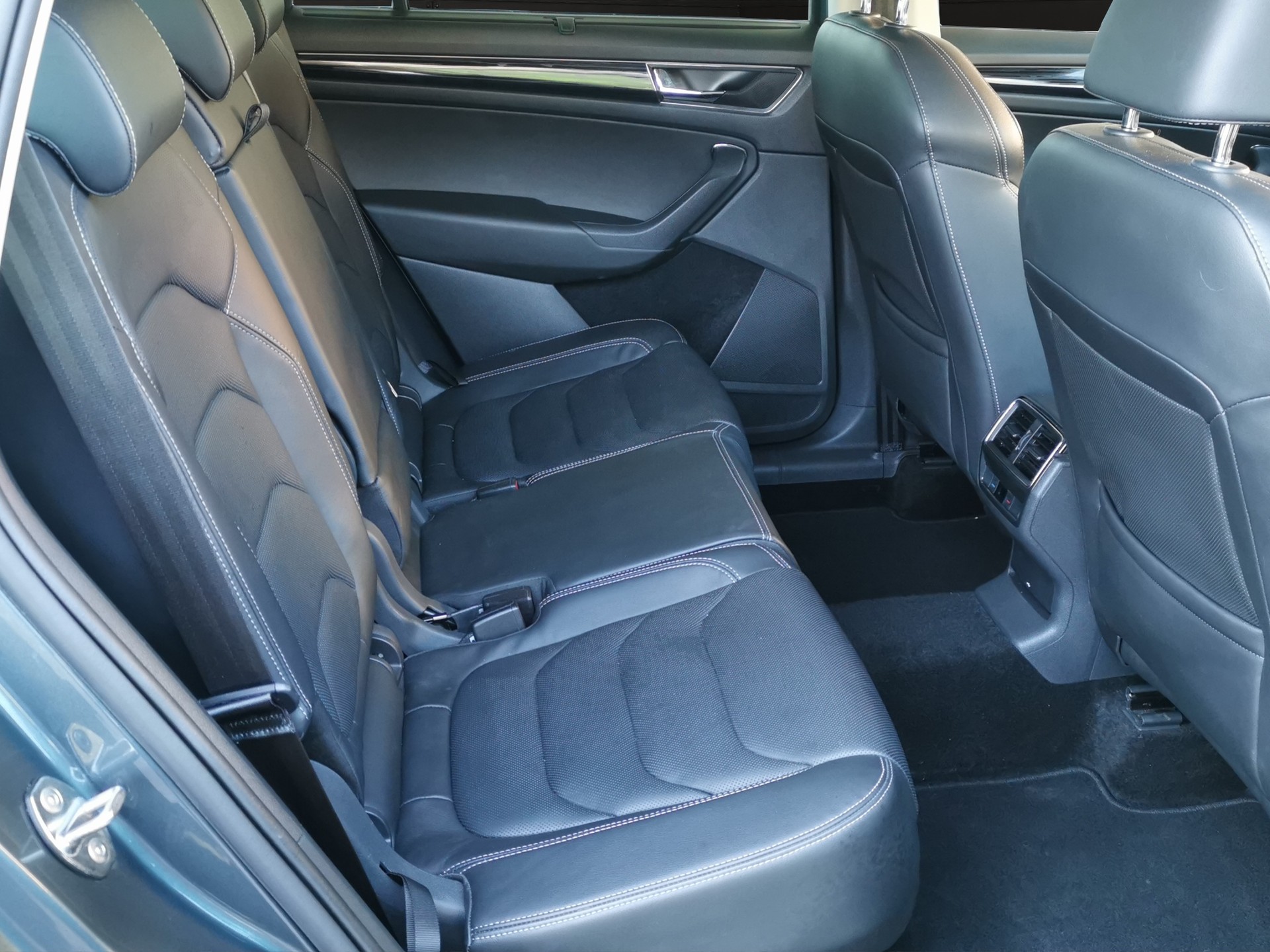 SKODA Kodiaq 2.0 TSI Style DSG 4x4-image-16