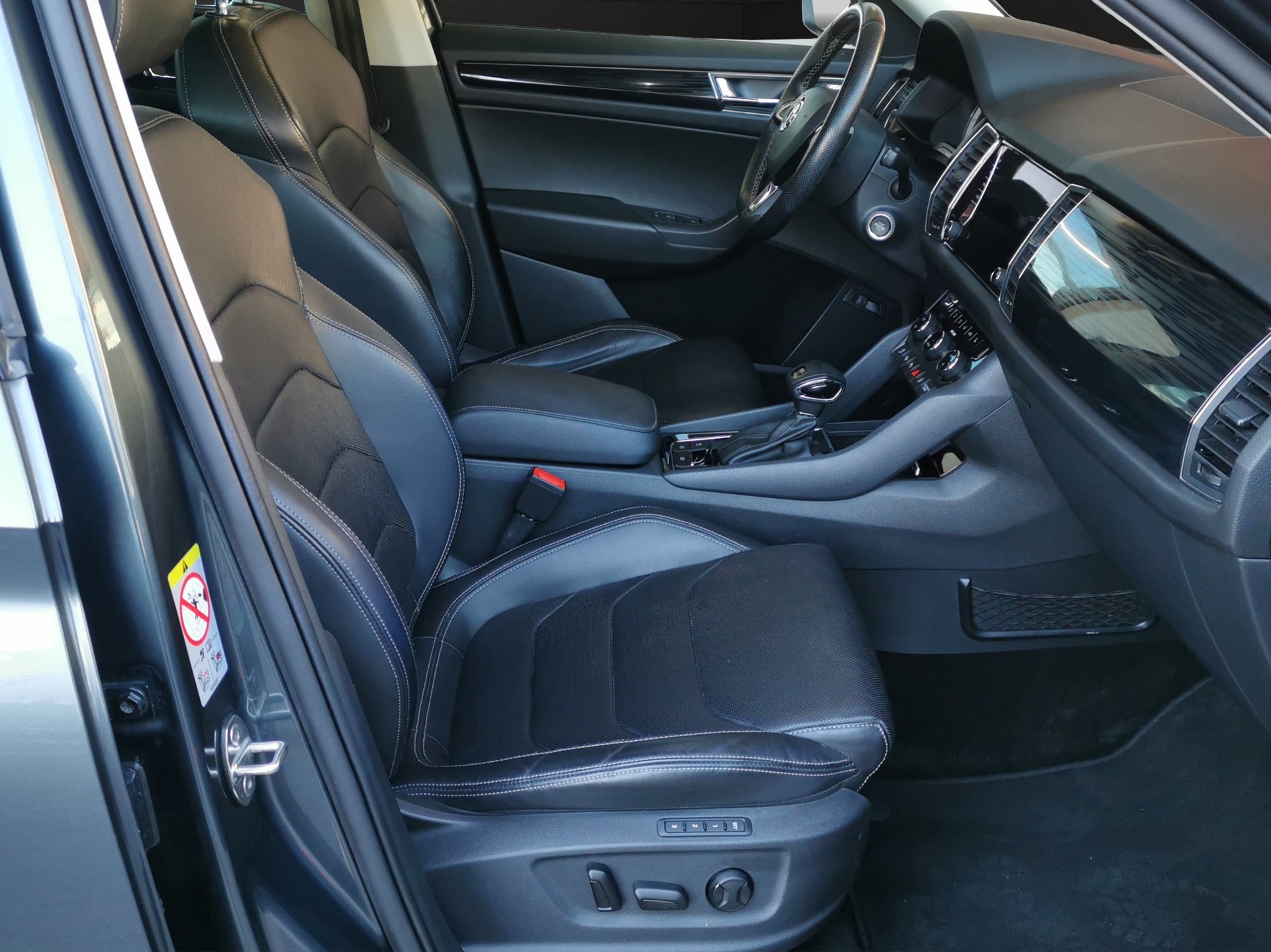 SKODA Kodiaq 2.0 TSI Style DSG 4x4-image-15