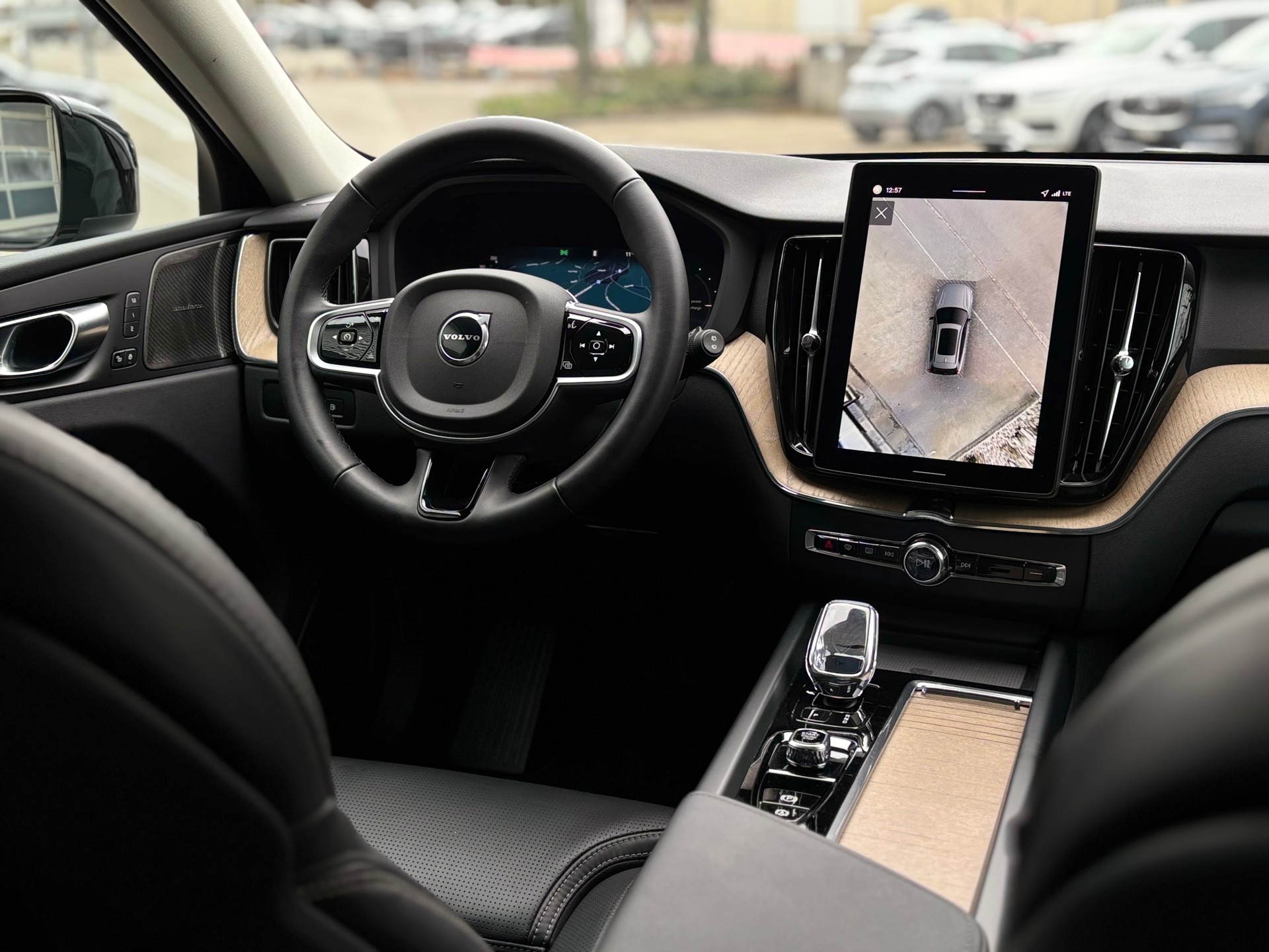 VOLVO XC60 2.0 T8 TE Plus Dark eAWD-image-12