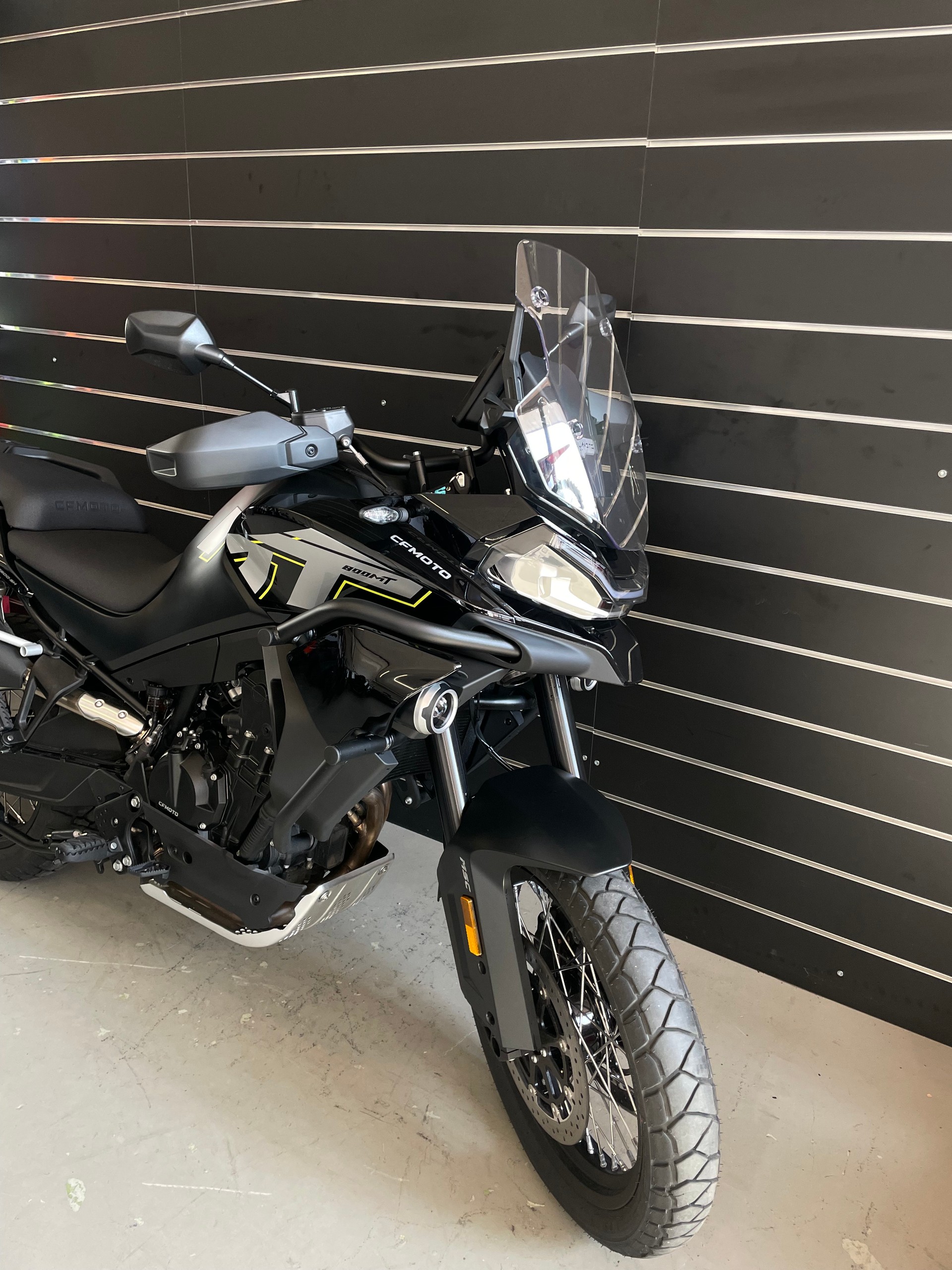 CF MOTO 800MT Explore-showroom-element-2