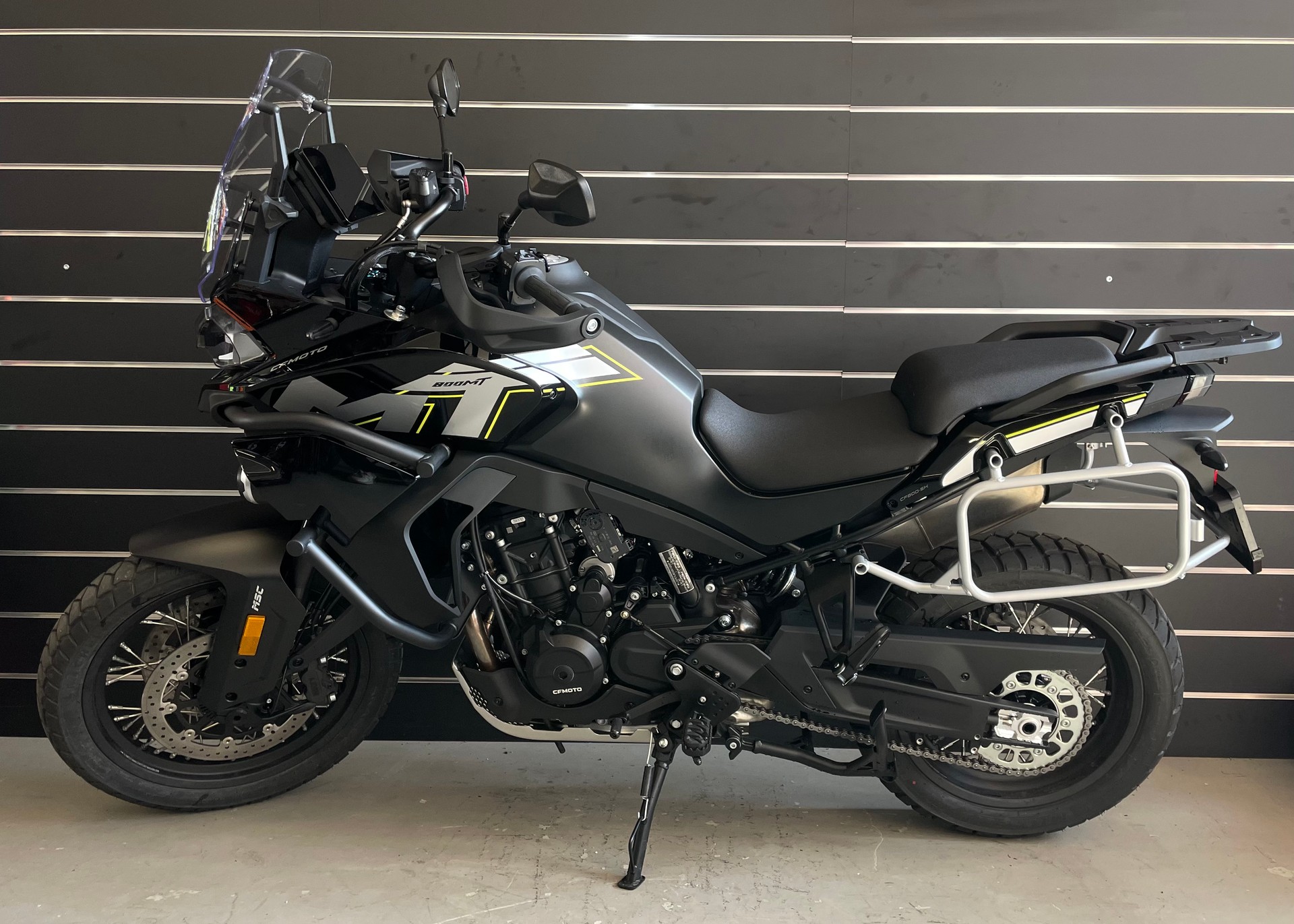 CF MOTO 800MT Explore-showroom-element-1