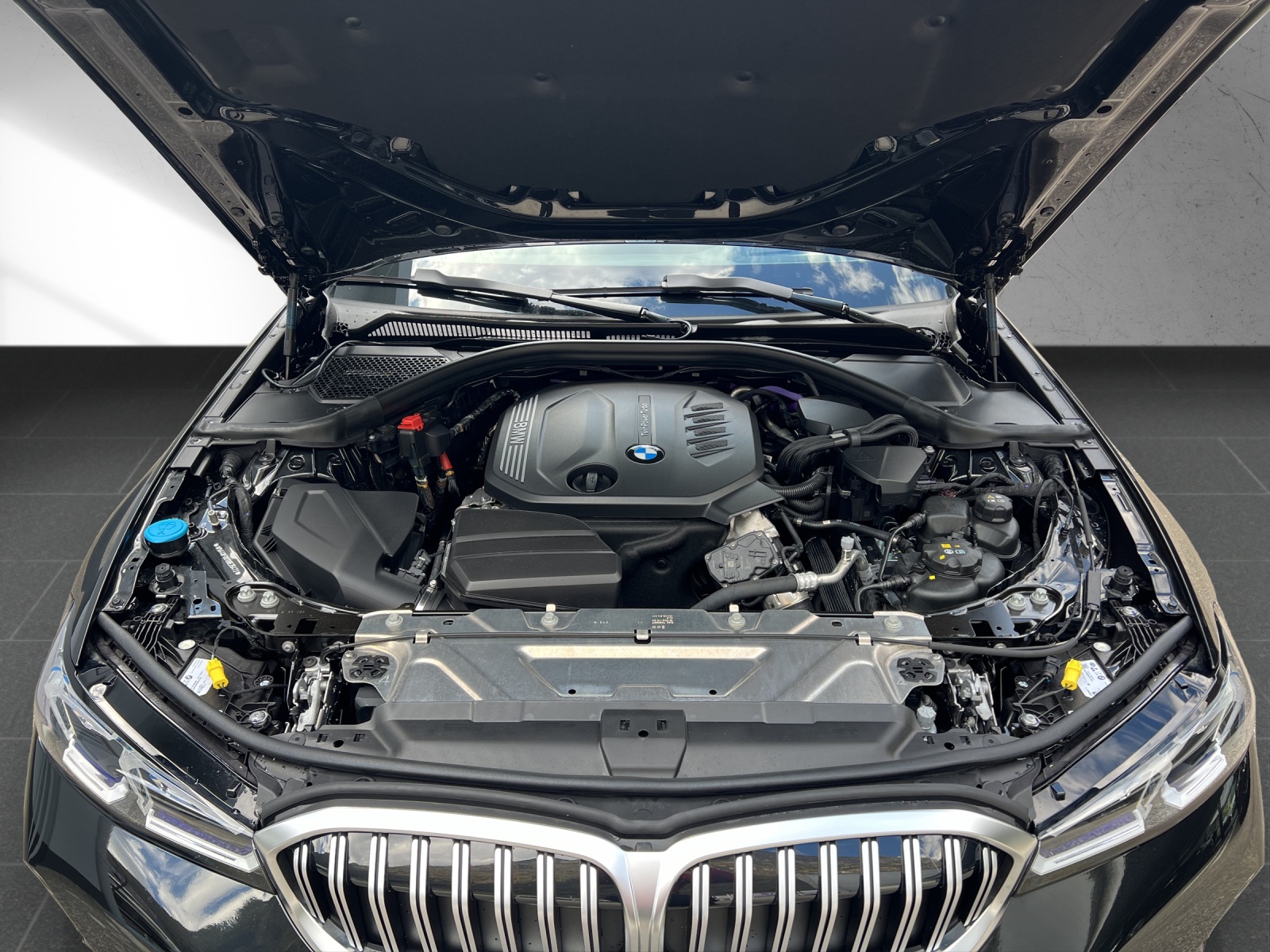 BMW 320d xDrive 48V Steptronic M Sport-image-18