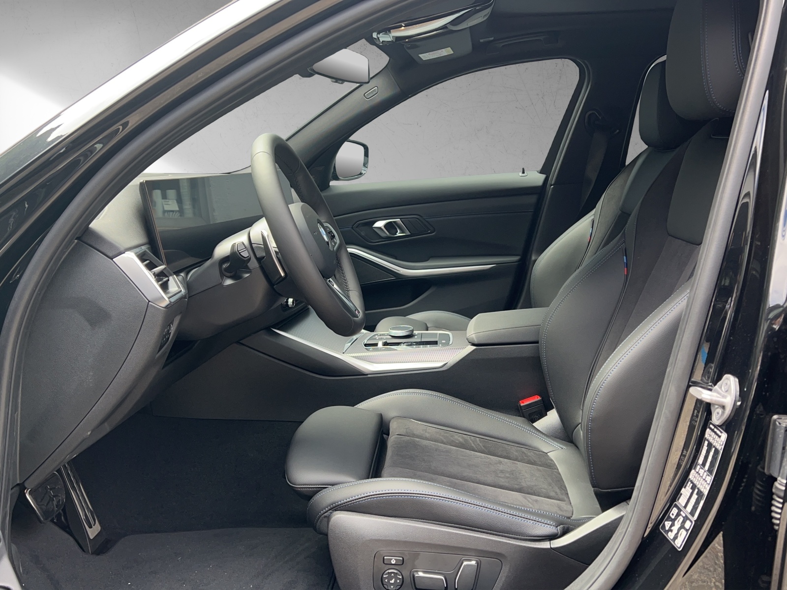 BMW 320d xDrive 48V Steptronic M Sport-image-15