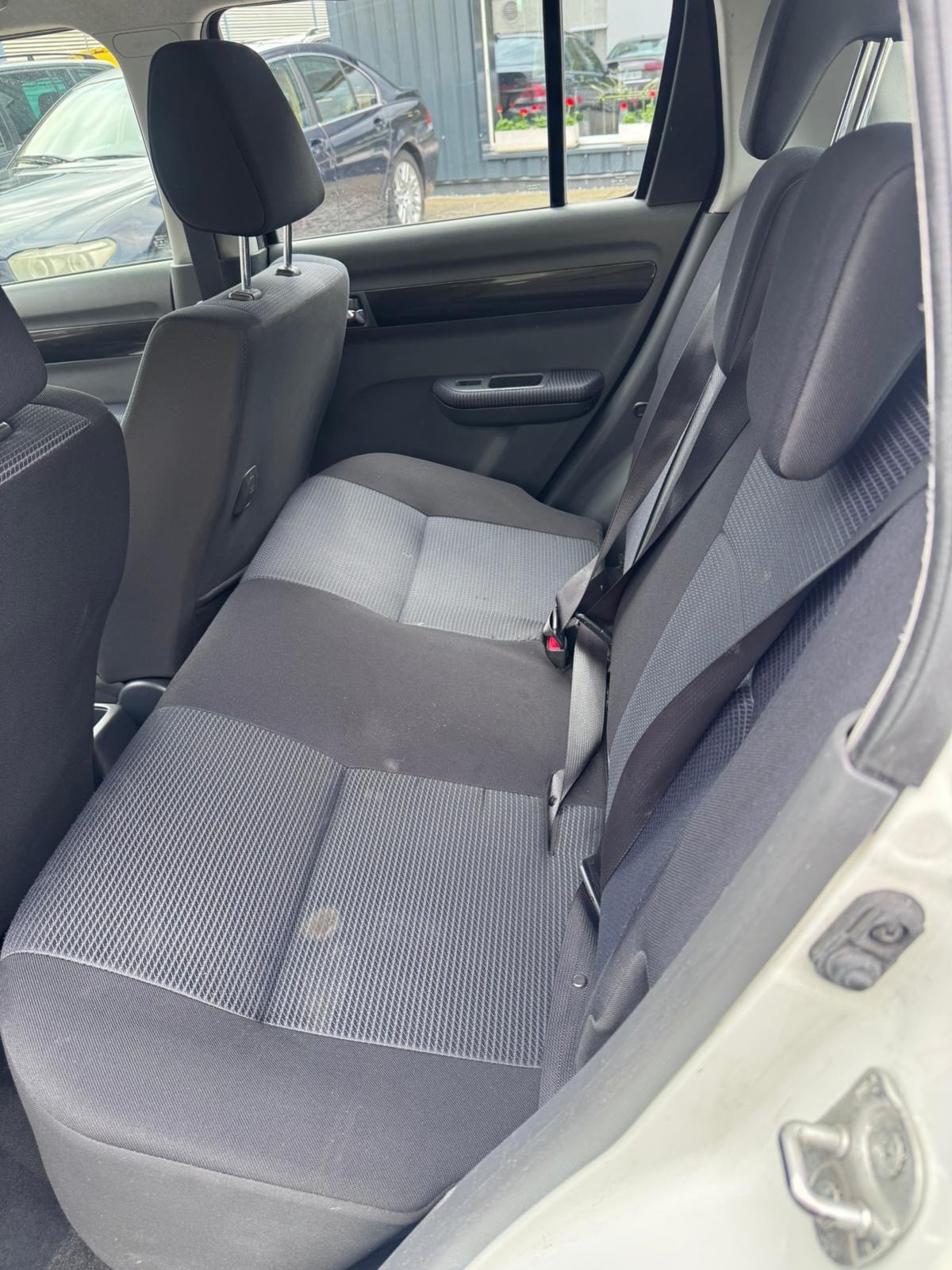 SUZUKI Swift 1.3i 16V GL Top Piz Sulai LE 4x4-image-5