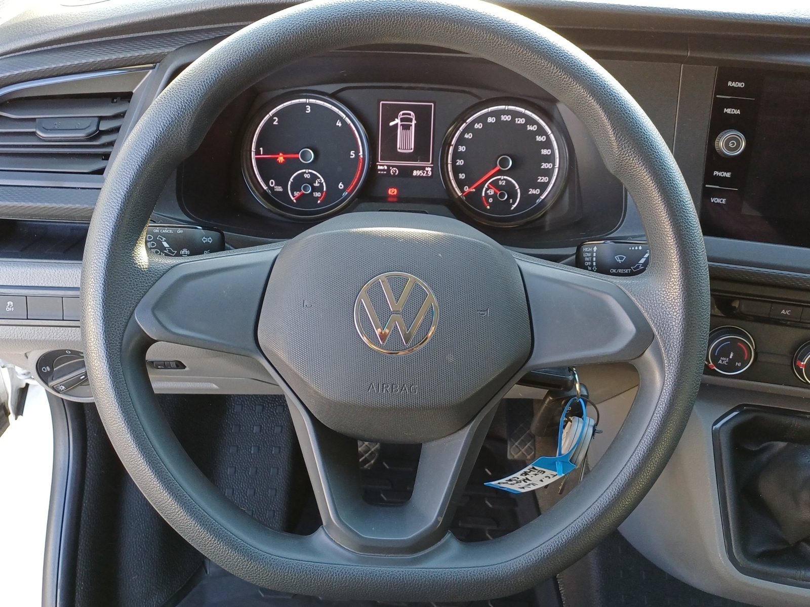 VW T6.1 2.0 TDI 4Motion-image-9