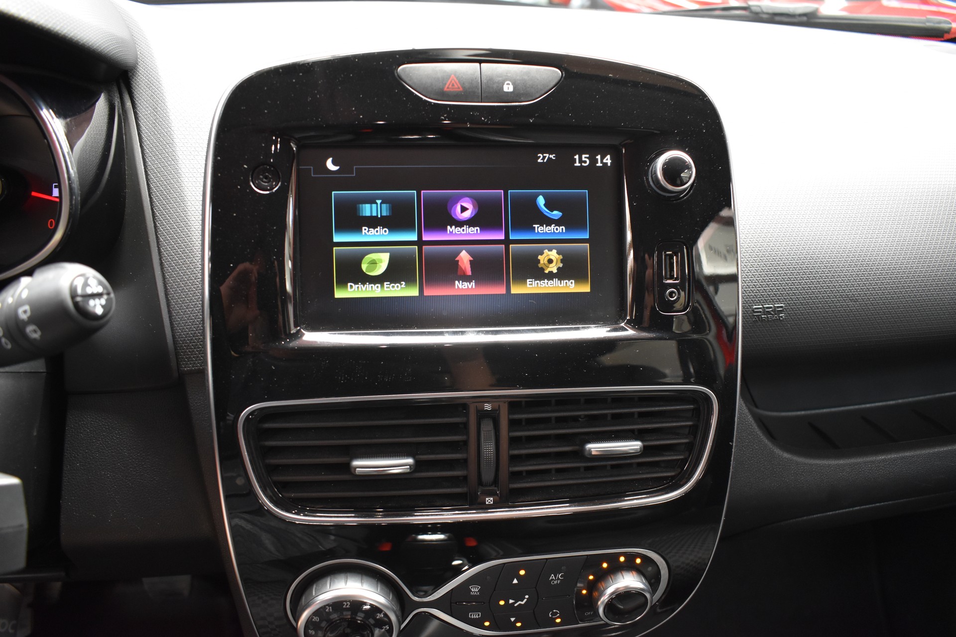 RENAULT Clio 0.9 12V Intens - FaceLift Model 2019-image-14