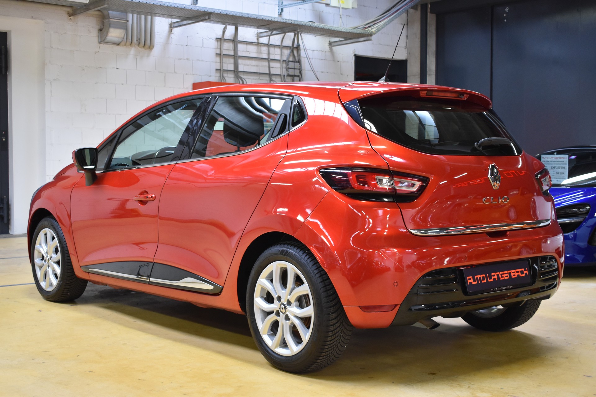 RENAULT Clio 0.9 12V Intens - FaceLift Model 2019-image-2