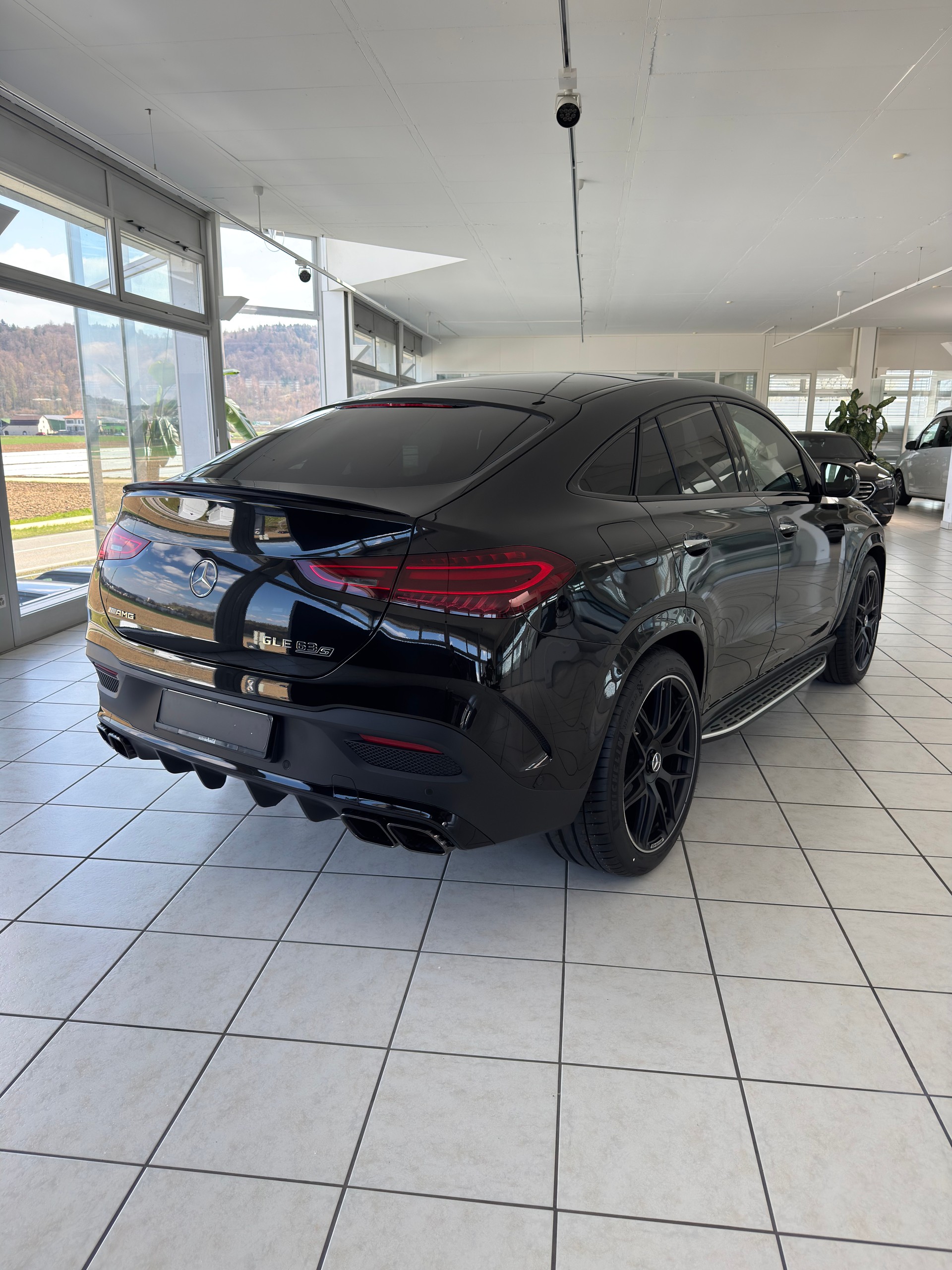 MERCEDES-BENZ GLE Coupé 63 S AMG 4Matic+-image-3