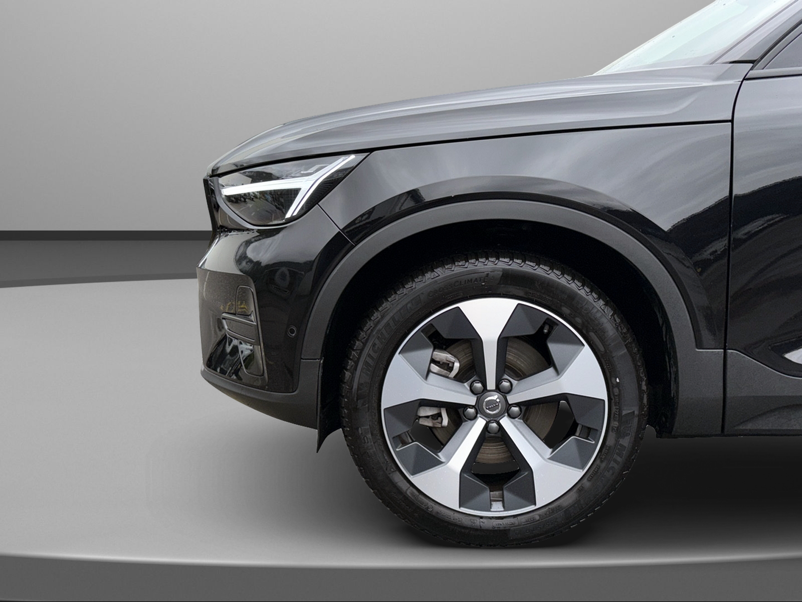 VOLVO XC40 B4 Benzin Mild Hybrid Plus Dark DCT-image-14