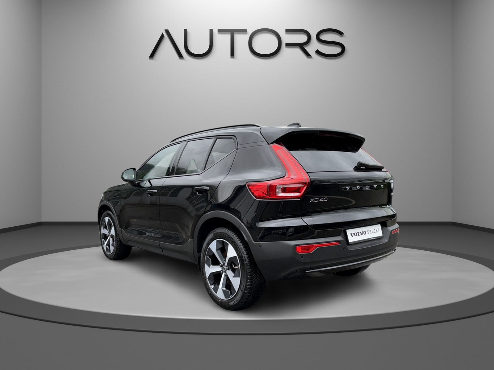 VOLVO XC40 B4 Benzin Mild Hybrid Plus Dark DCT-image-2