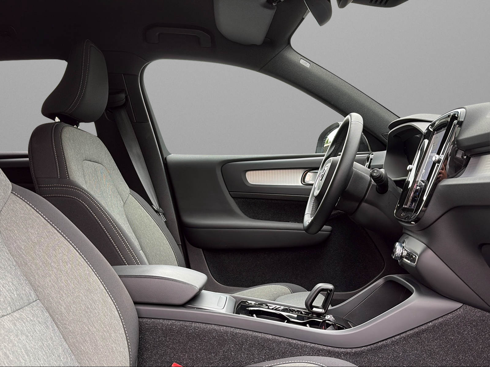 VOLVO XC40 B4 Benzin Mild Hybrid Plus Dark DCT-image-9