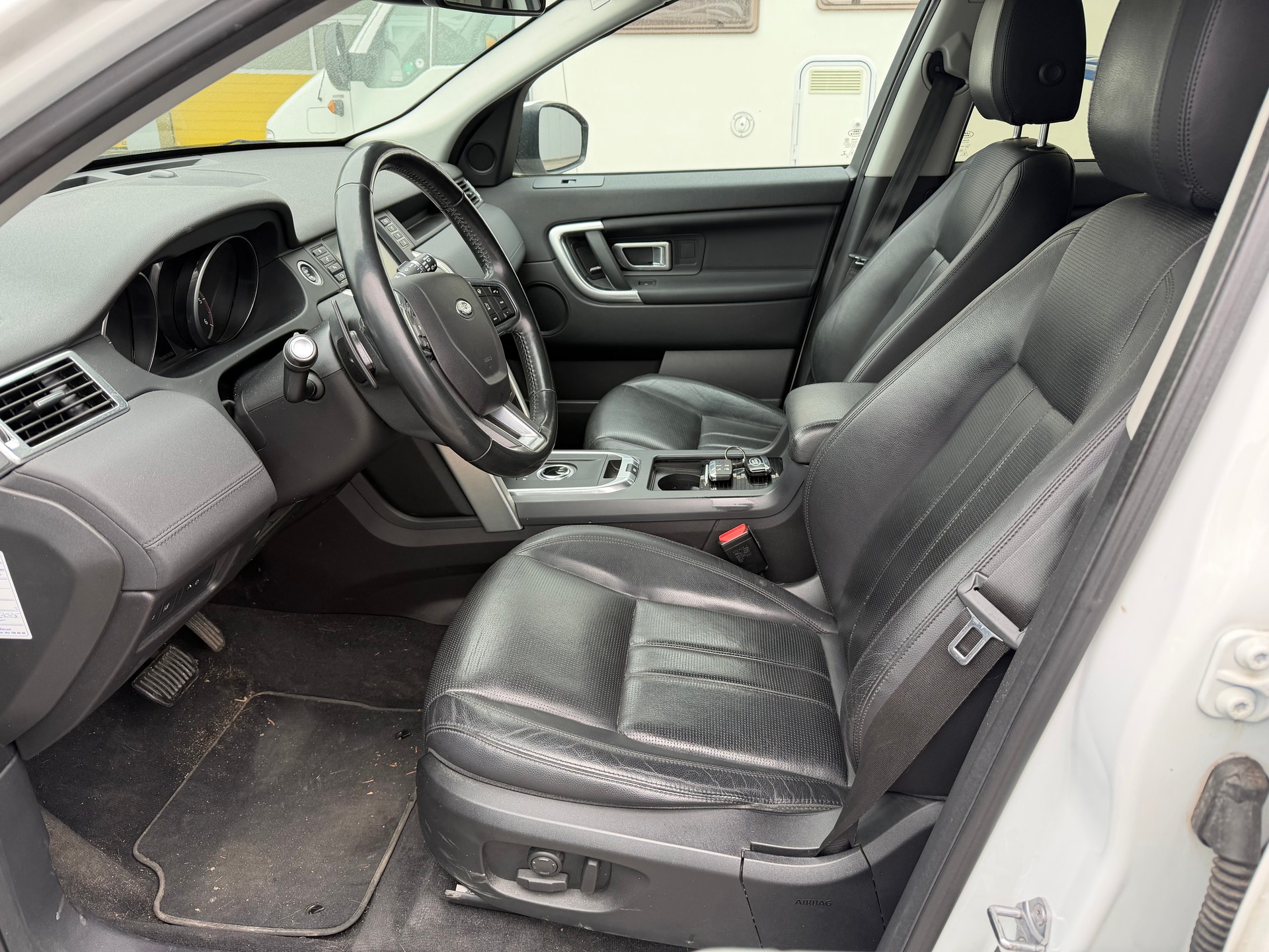 LAND ROVER Discovery Sport 2.0 TD4 HSE AT9-image-7