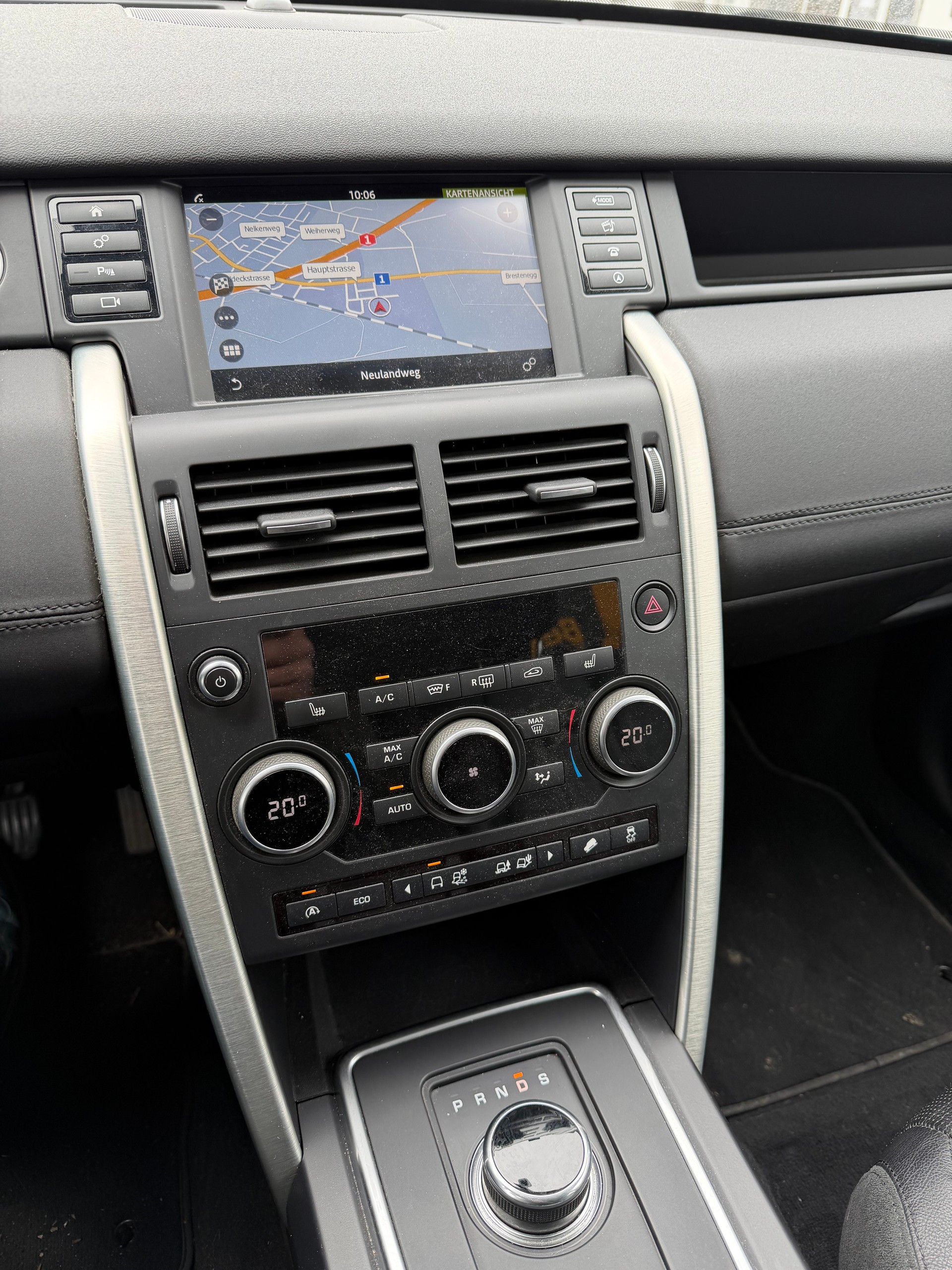 LAND ROVER Discovery Sport 2.0 TD4 HSE AT9-image-10