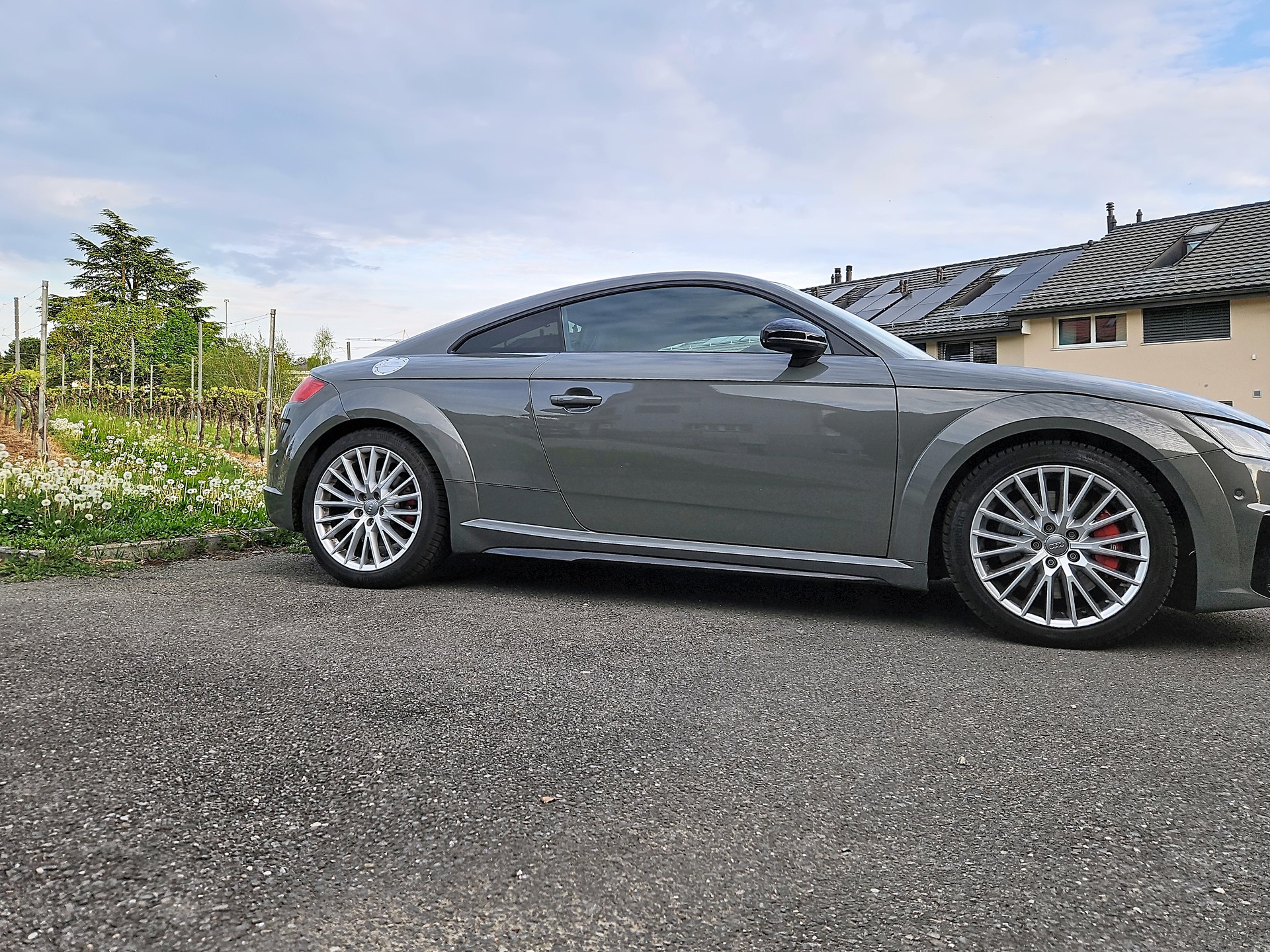 AUDI TT Coupé TTS quattro S-tronic-image-6
