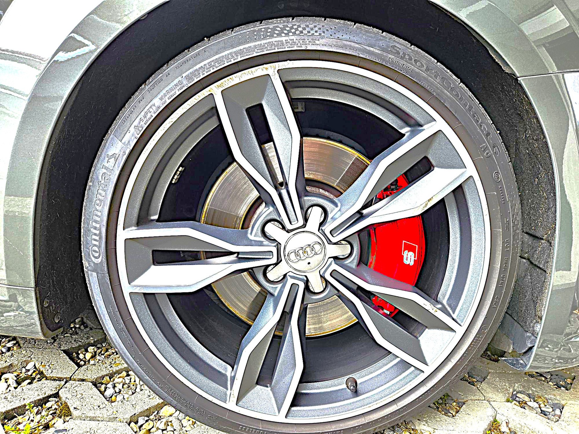 AUDI TT Coupé TTS quattro S-tronic-image-17