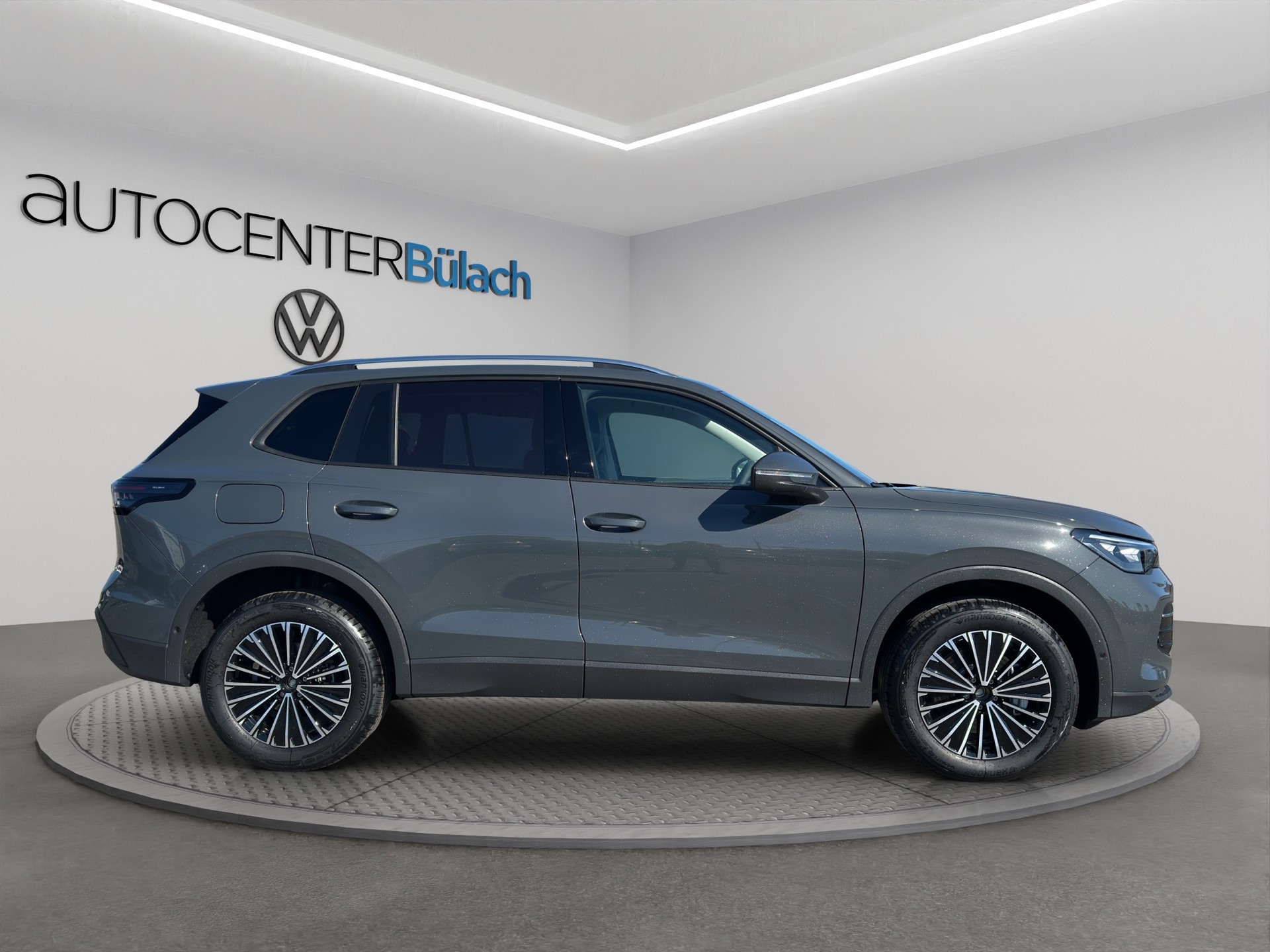 VW Tiguan 2.0 TSI DSG United 4Motion-image-3