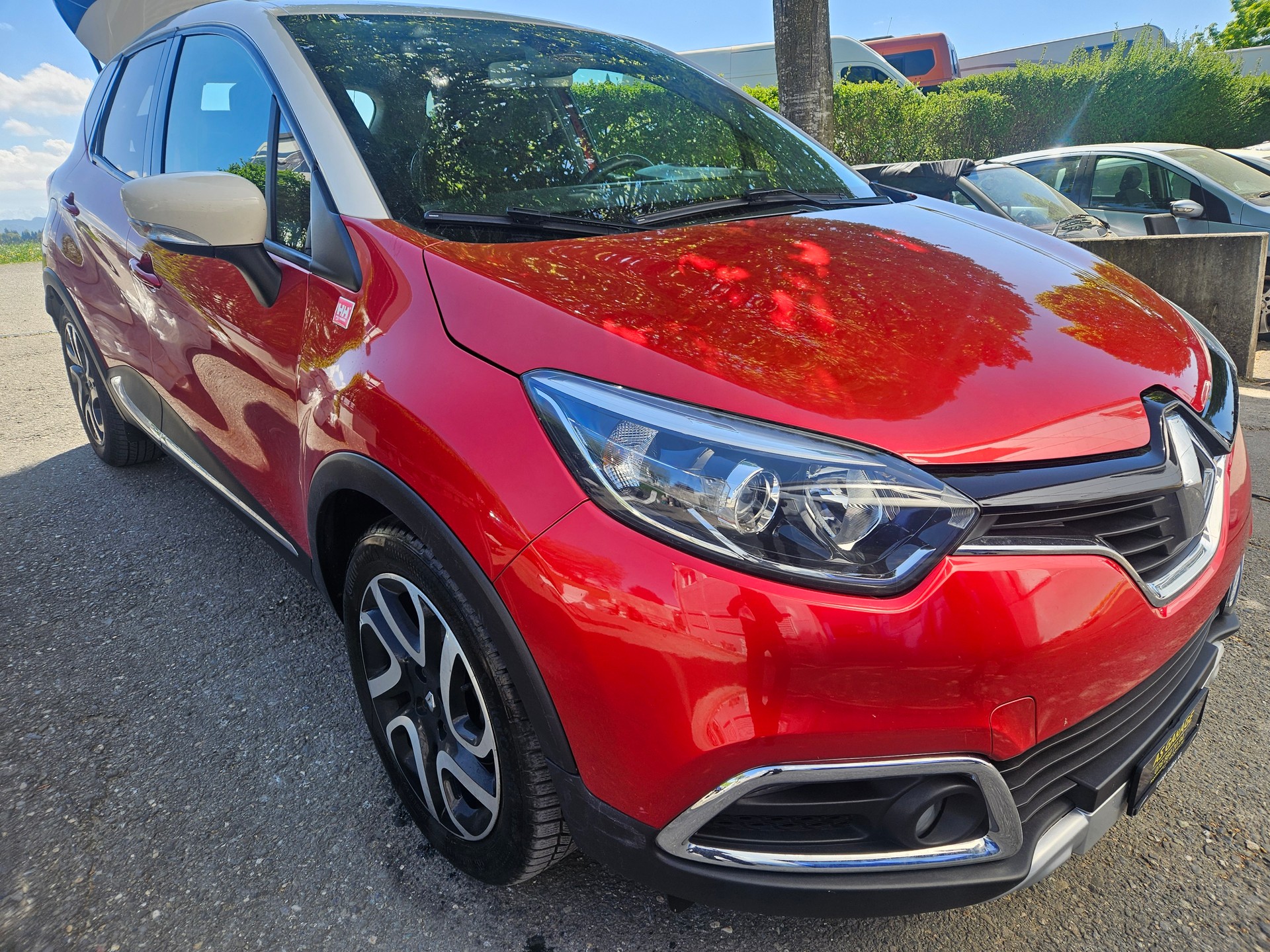RENAULT Captur 1.2 T Helly Hansen EDC-image-0