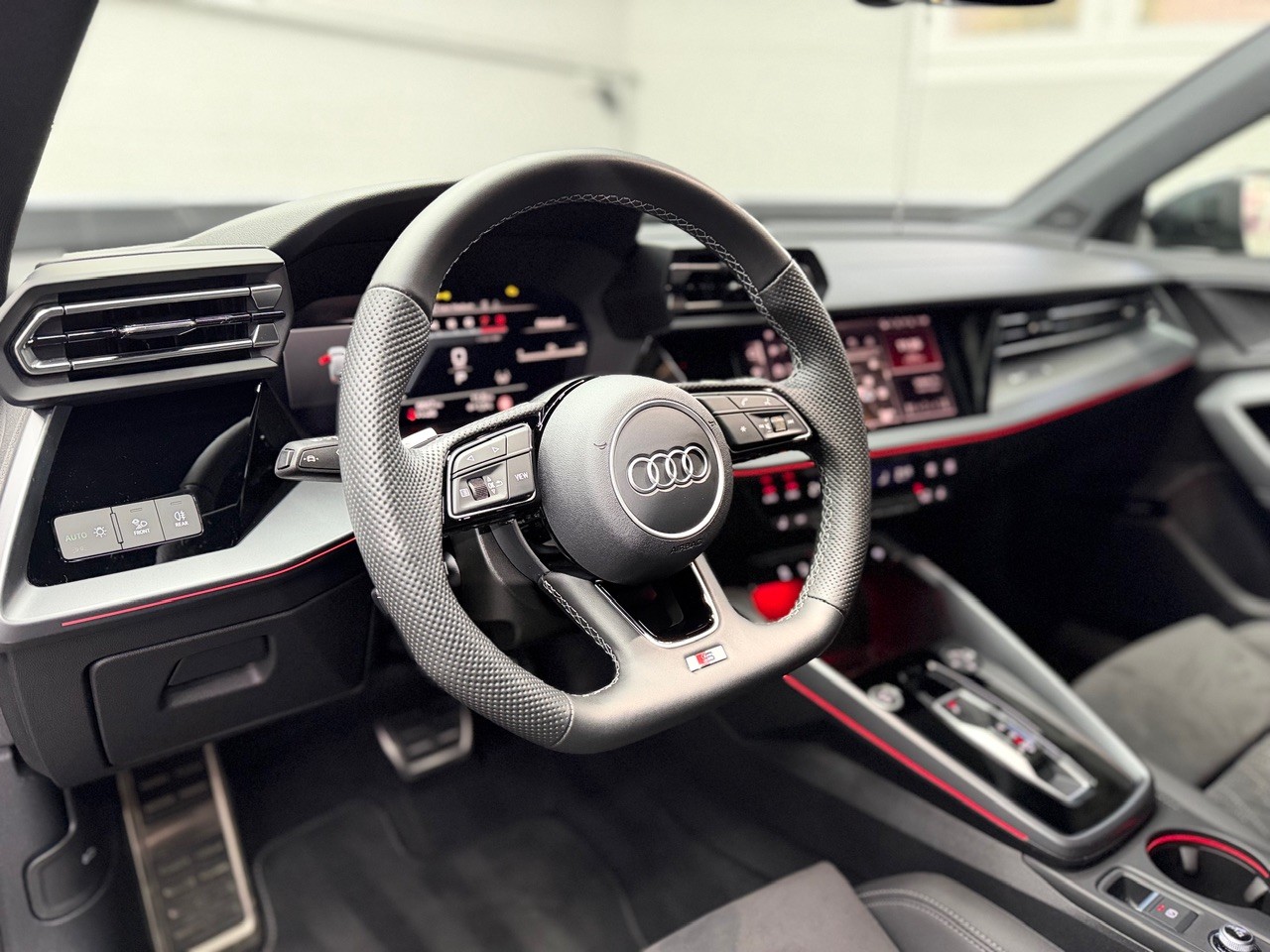 AUDI A3 Sportback 35 TFSI S line Attraction S-tronic-image-13