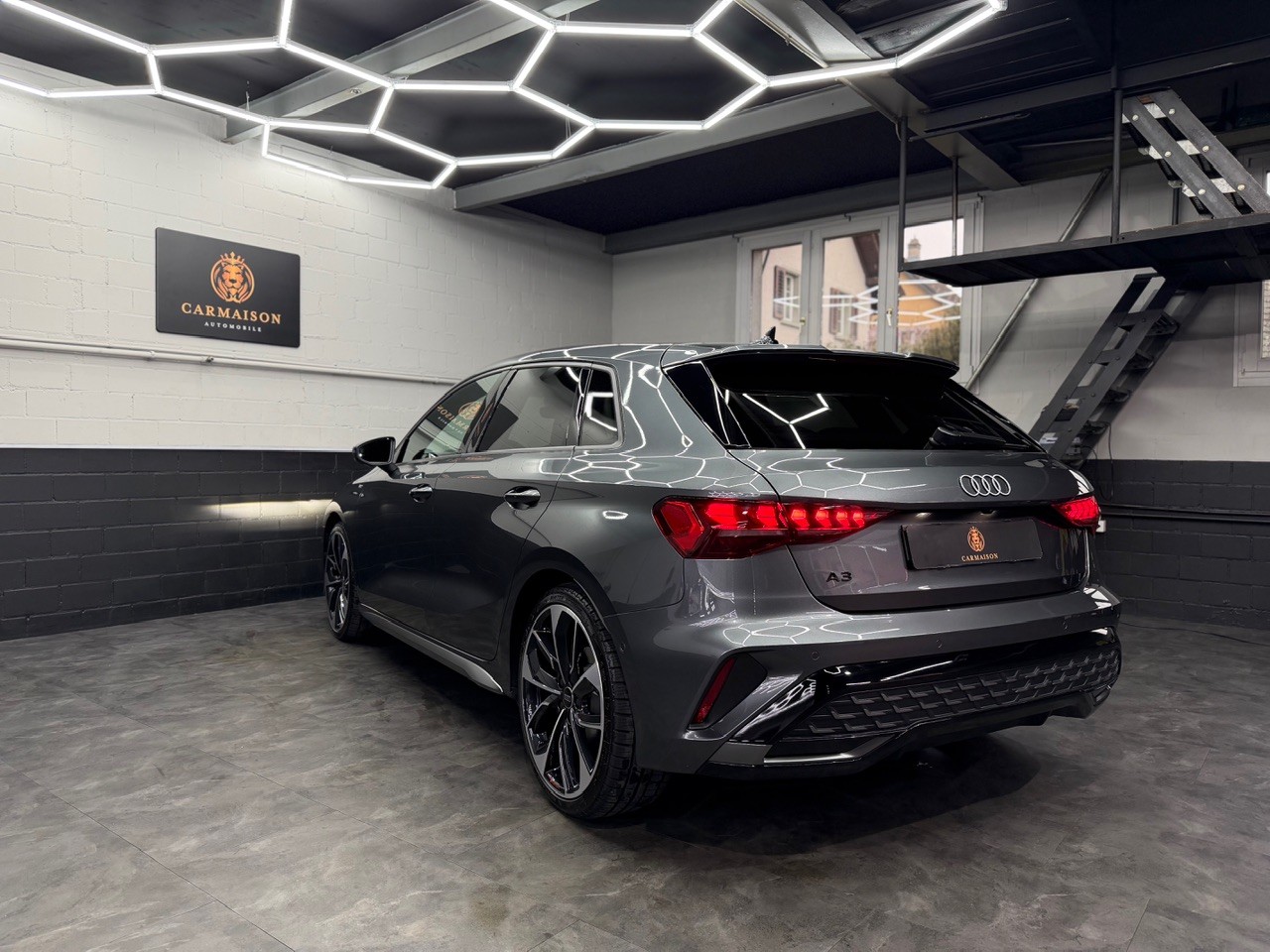 AUDI A3 Sportback 35 TFSI S line Attraction S-tronic-image-5
