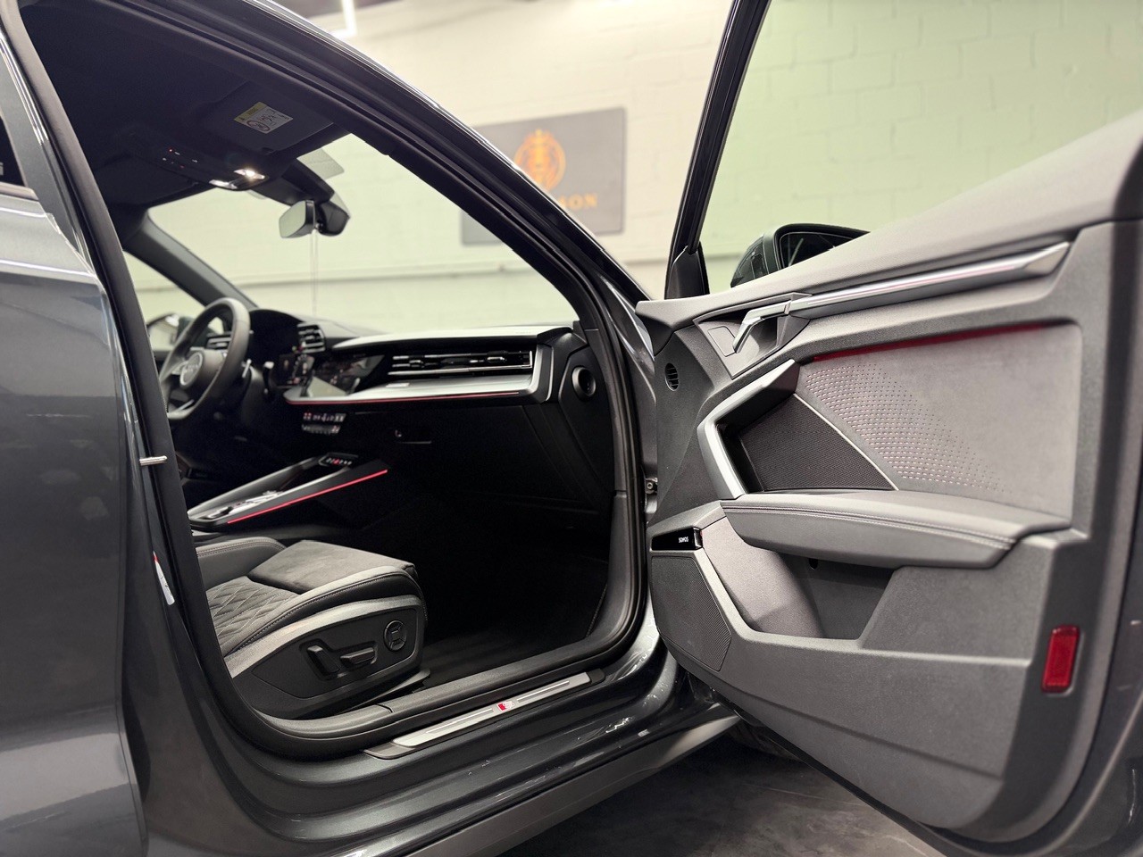 AUDI A3 Sportback 35 TFSI S line Attraction S-tronic-image-18