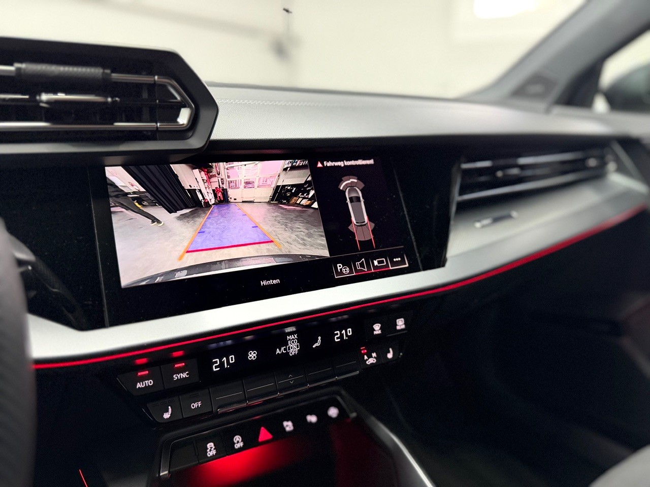 AUDI A3 Sportback 35 TFSI S line Attraction S-tronic-image-22