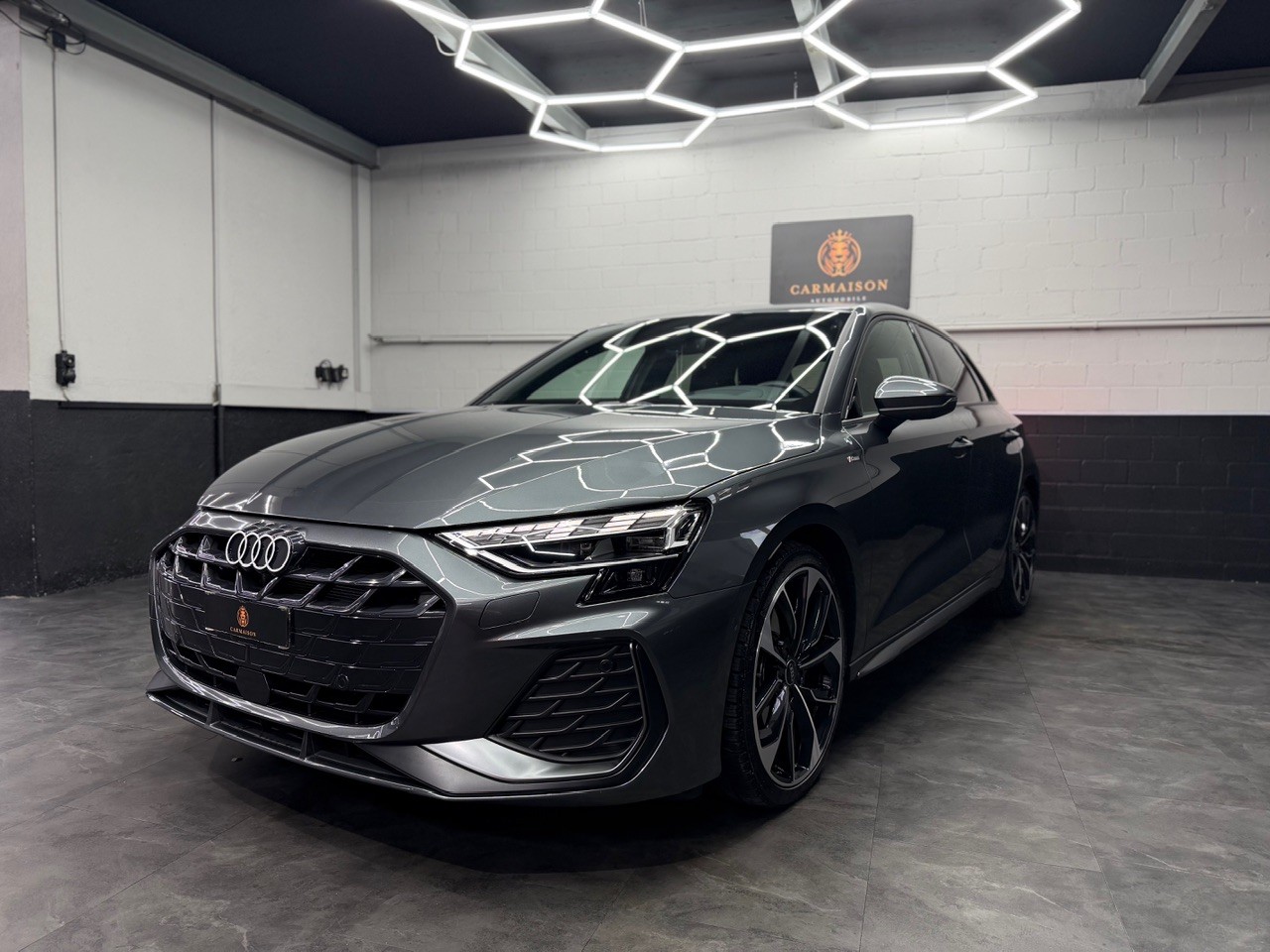 AUDI A3 Sportback 35 TFSI S line Attraction S-tronic-image-2