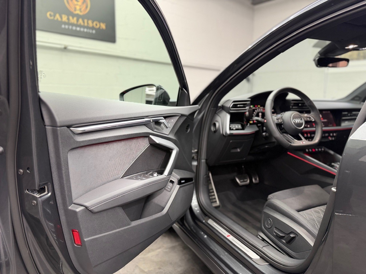AUDI A3 Sportback 35 TFSI S line Attraction S-tronic-image-10