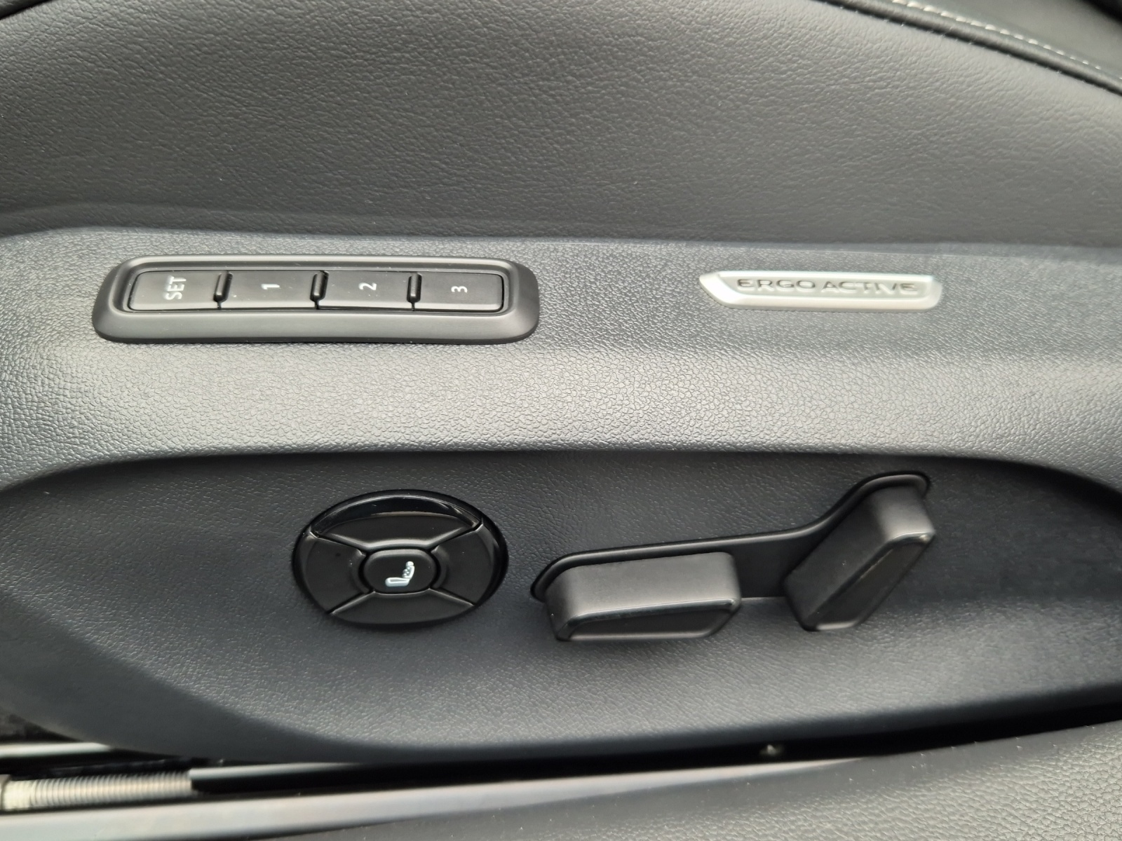 VW Passat Variant 2.0 TSI evo4 R-Line 4 Motion DSG-image-10