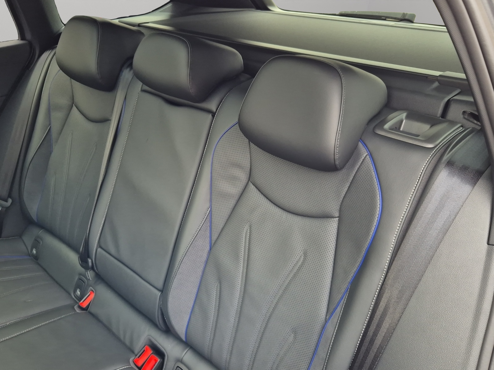 VW Passat Variant 2.0 TSI evo4 R-Line 4 Motion DSG-image-8
