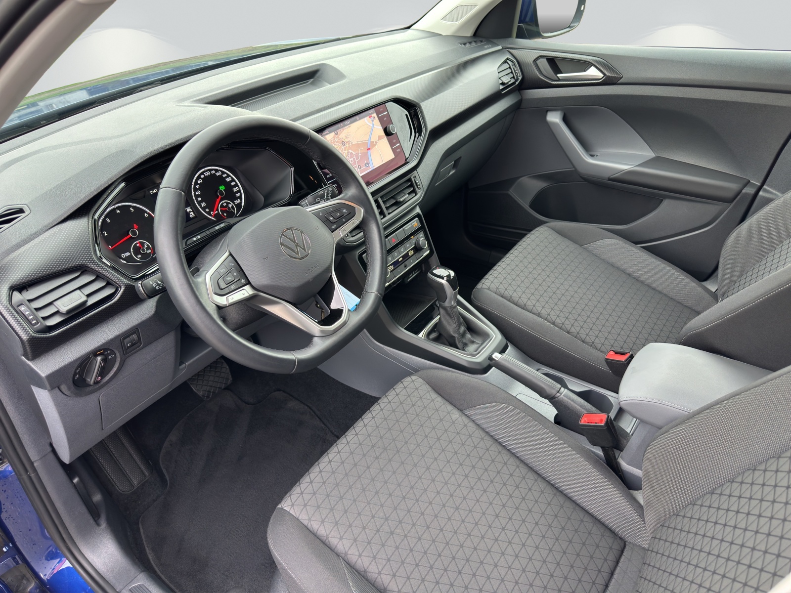 VW T-Cross 1.0 TSI Life DSG-image-4