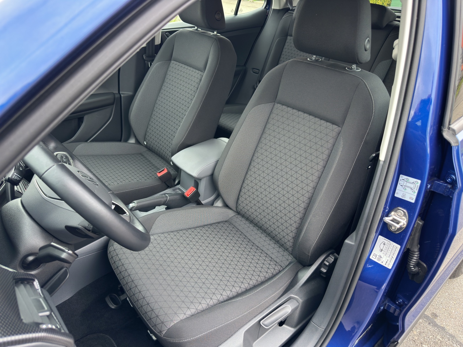 VW T-Cross 1.0 TSI Life DSG-image-11