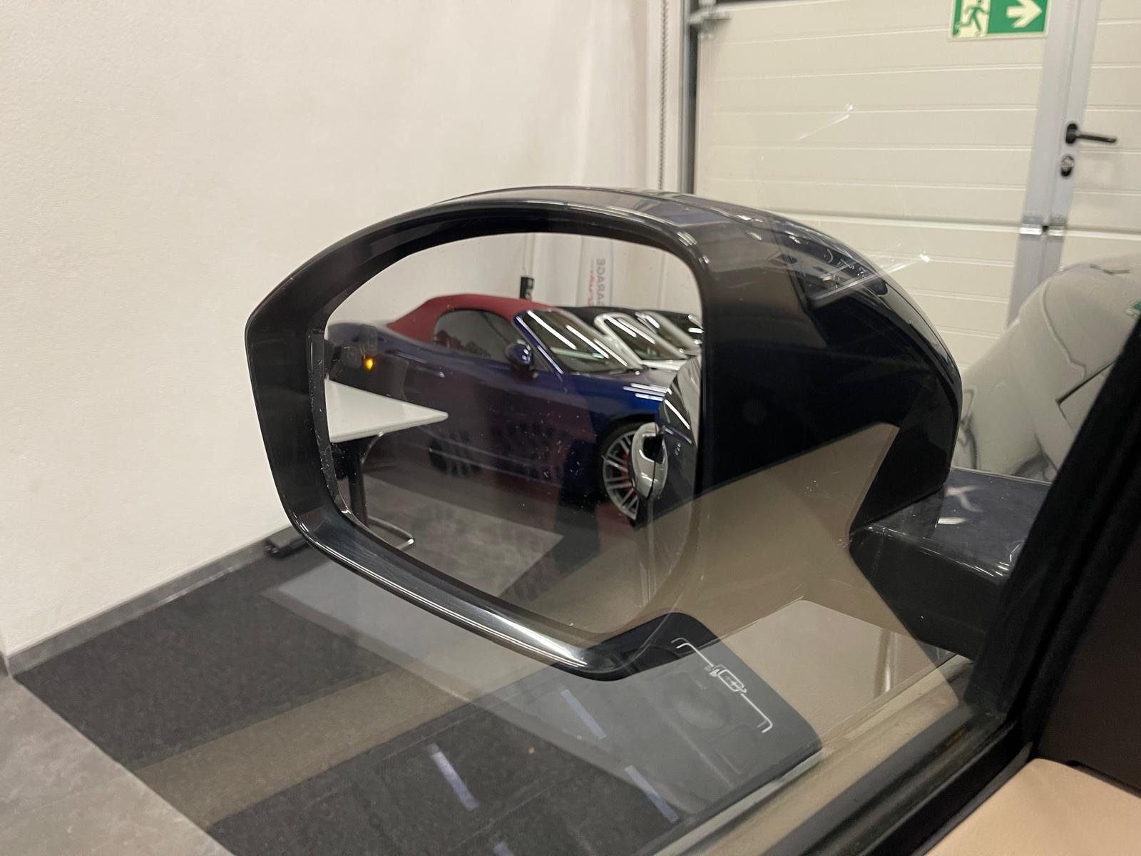 LAND ROVER Discovery Sport 2.0 Si4 HSE-image-15