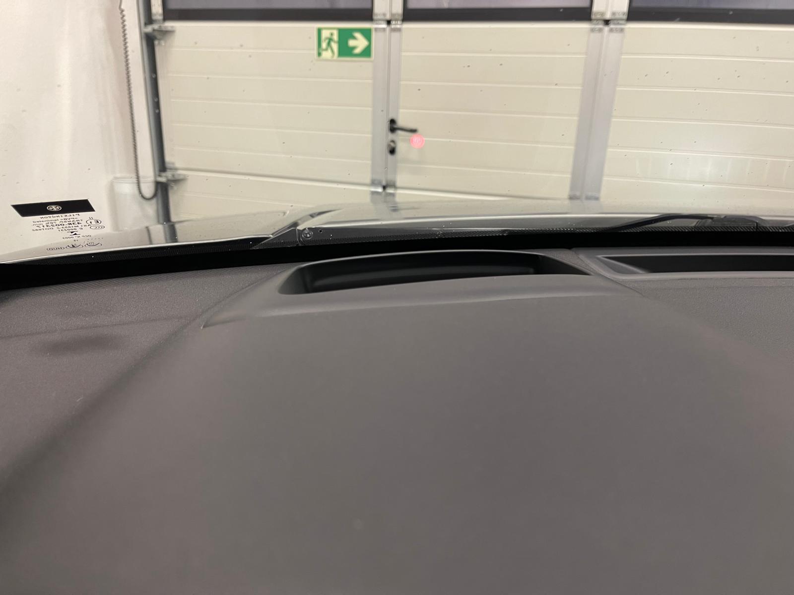 LAND ROVER Discovery Sport 2.0 Si4 HSE-image-18