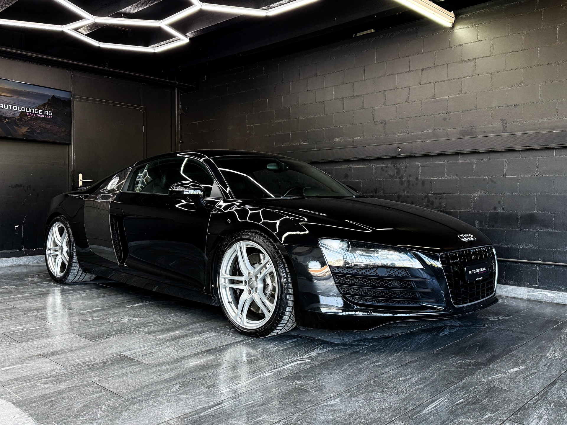 AUDI R8 Coupé 4.2-showroom-element-1