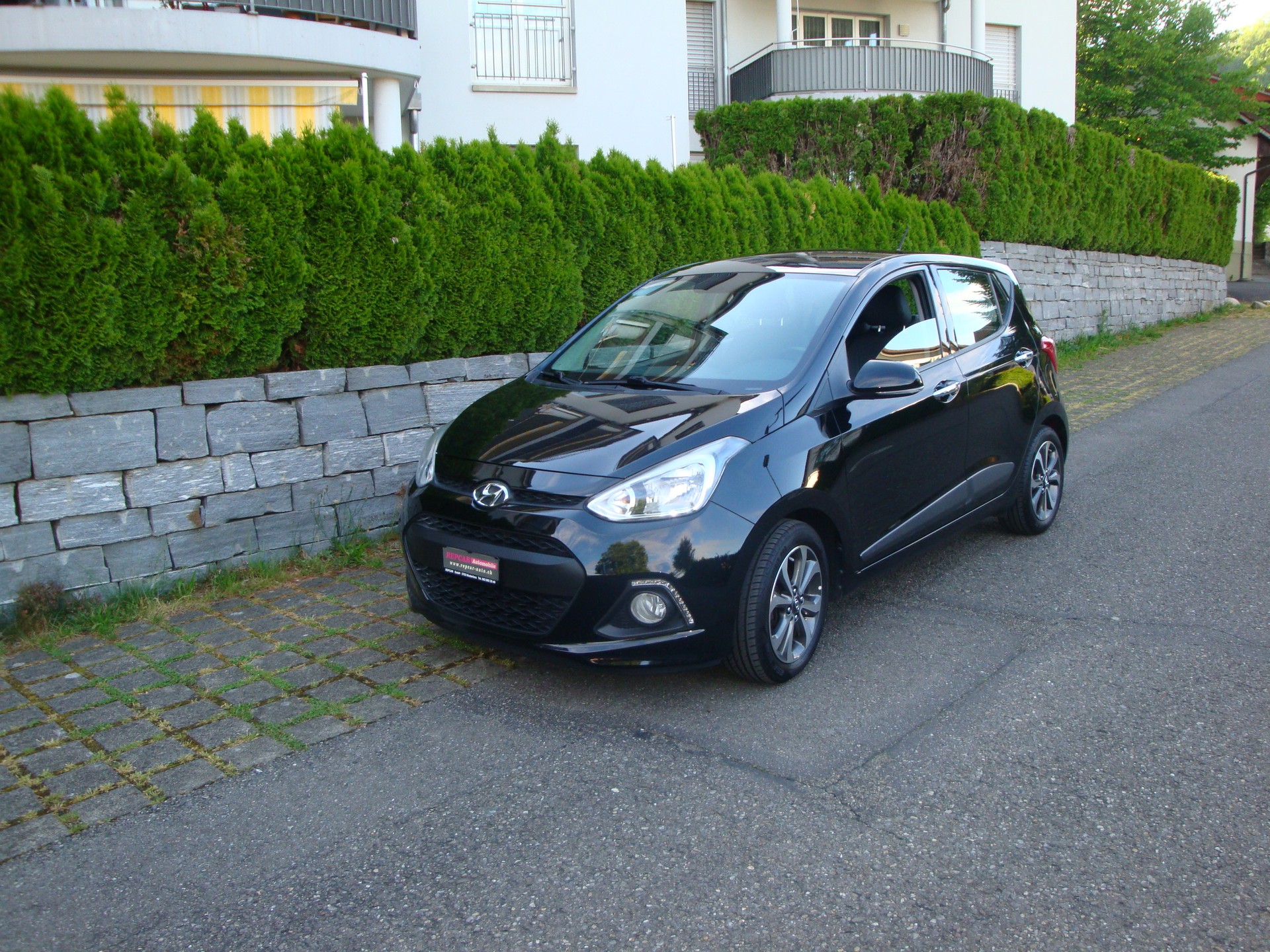 HYUNDAI i10 1.2 Premium Automatic-showroom-element-2